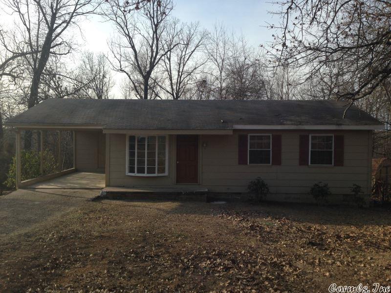 ALL ELECTRIC HOME Tile floors throughout. Includes stove and refrigerator.  Close to main highway, shopping and restaurants. Dinning area. One-car carport. Community amenities available to renter:  Golf Course, Lake access, beach, clubhouse, playgrounds, picnic areas, etc. Pets allowed but requires $150 pet deposit per pet. Either Renter's Insurance or Liab Insurance (avail thru OGWLLC) required at move-in. Pest Control required @ $20/month. Each adult must complete application.