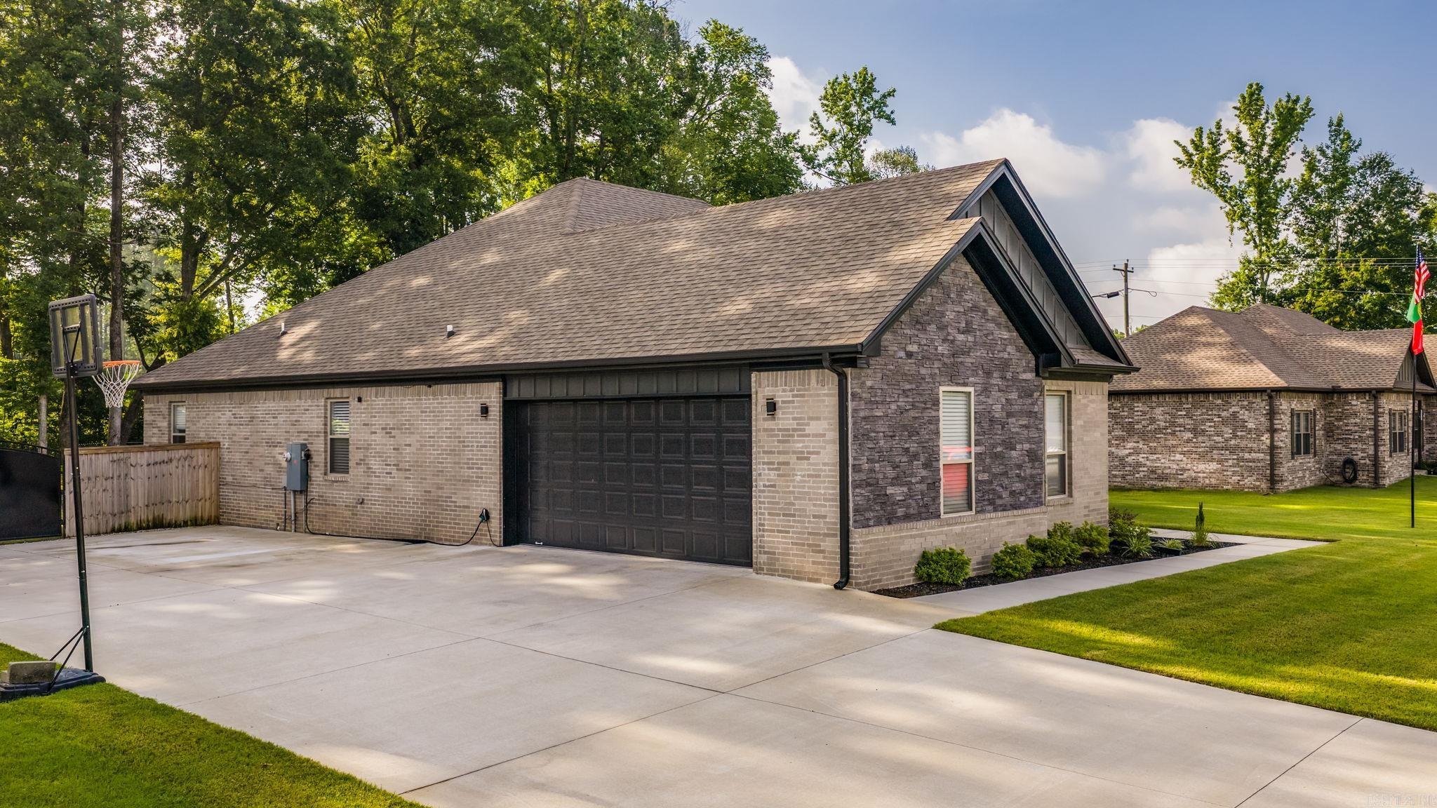 MOUNT TABOR ESTATES - Residential