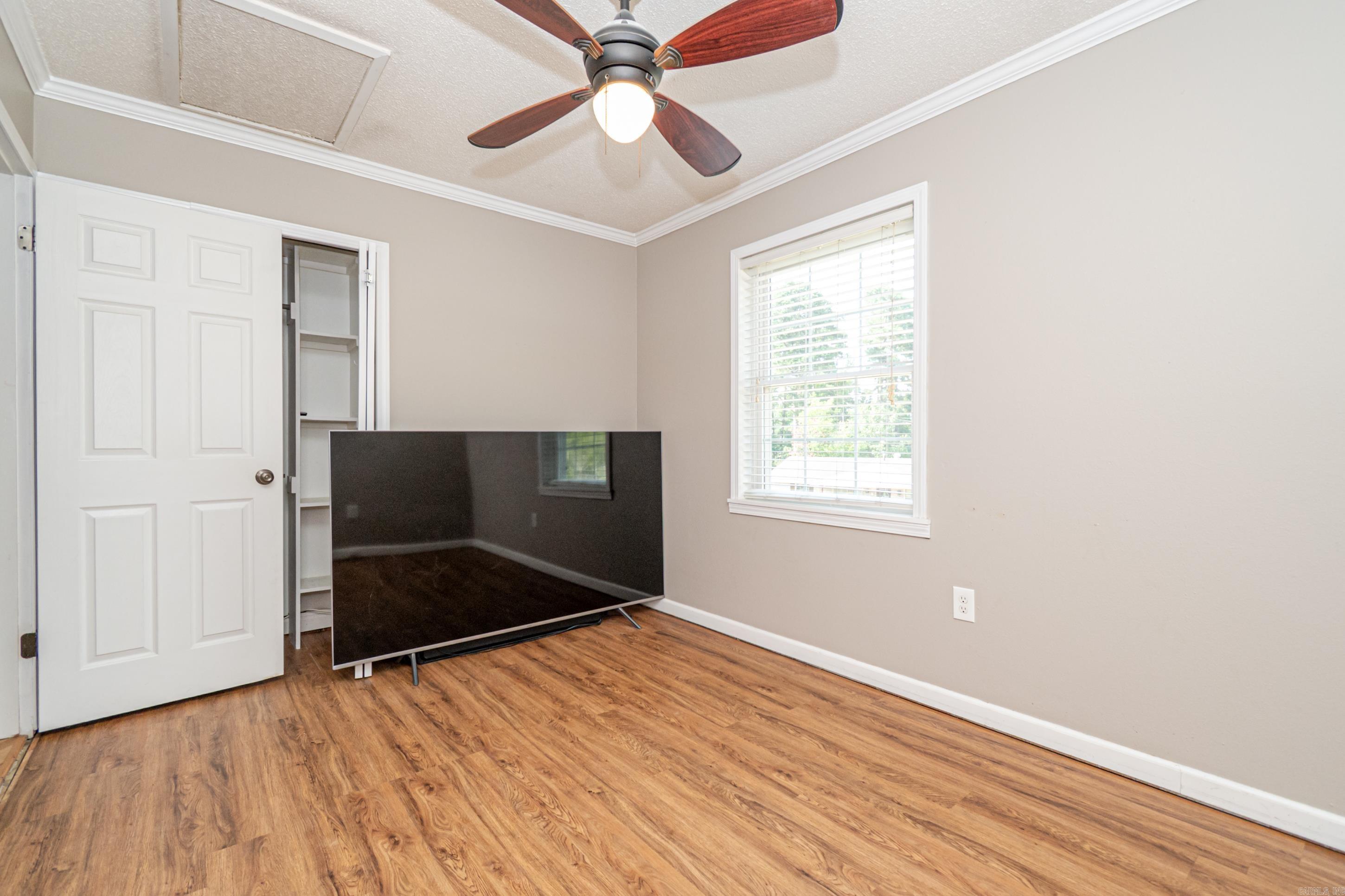 COUNTRY CLUB TERRACE - Residential