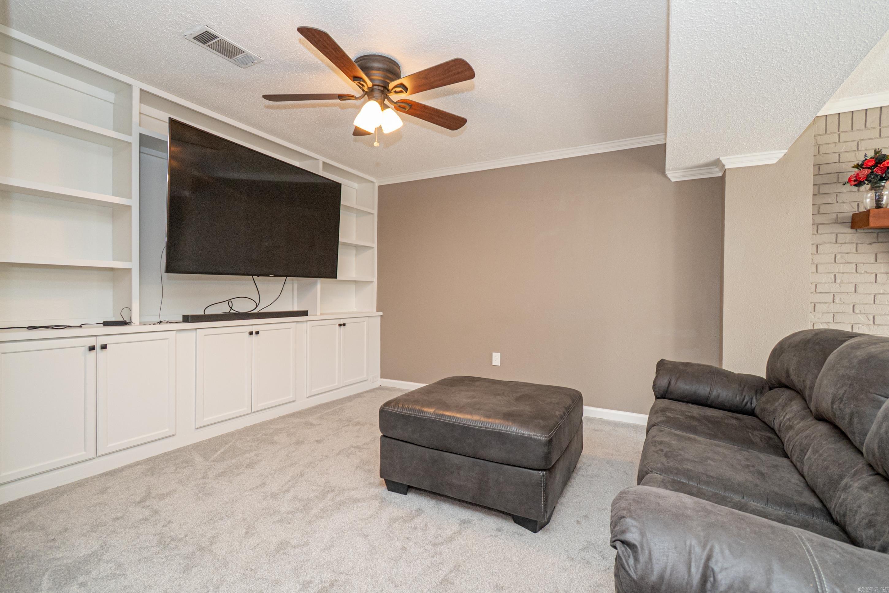 COUNTRY CLUB TERRACE - Residential
