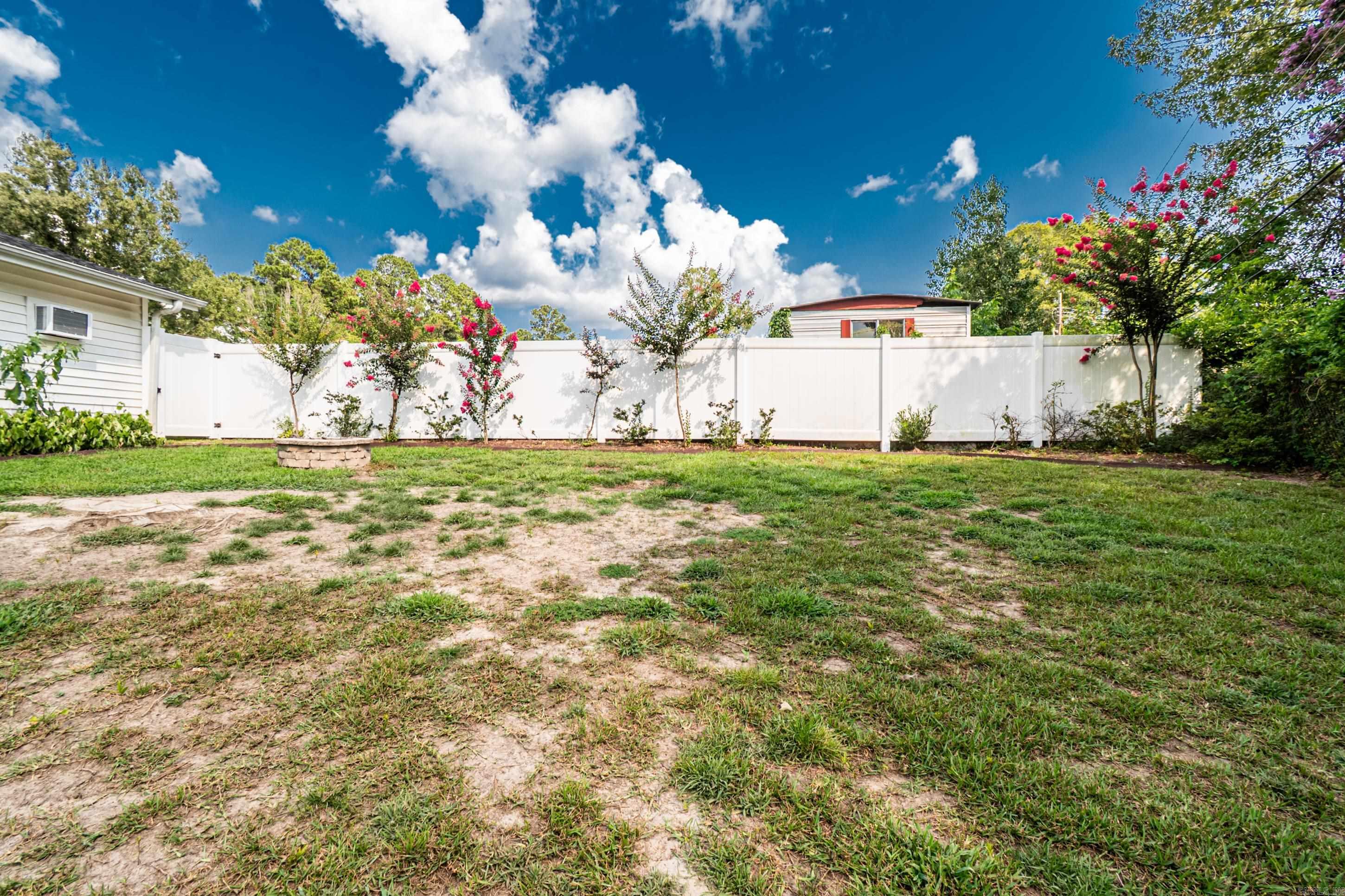 COUNTRY CLUB TERRACE - Residential