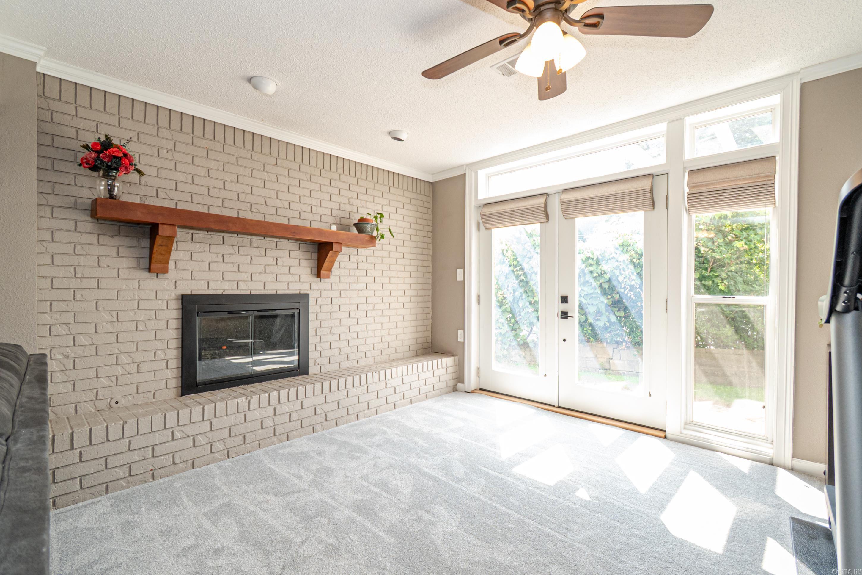 COUNTRY CLUB TERRACE - Residential
