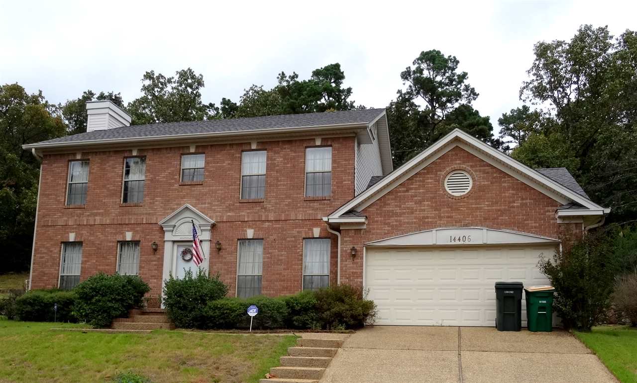 Come see this nice 2 story Brick and Siding home featuring 3 bedrooms and 2.5 baths. All bedrooms are up. Eat-in kitchen with separate dining room. SEE AGENT REMARKS!!!**** CALL LISTING AGENT ONLY FOR SHOWING!!!**** DO NOT CALL CSS TO SET SHOWING.****!!!
