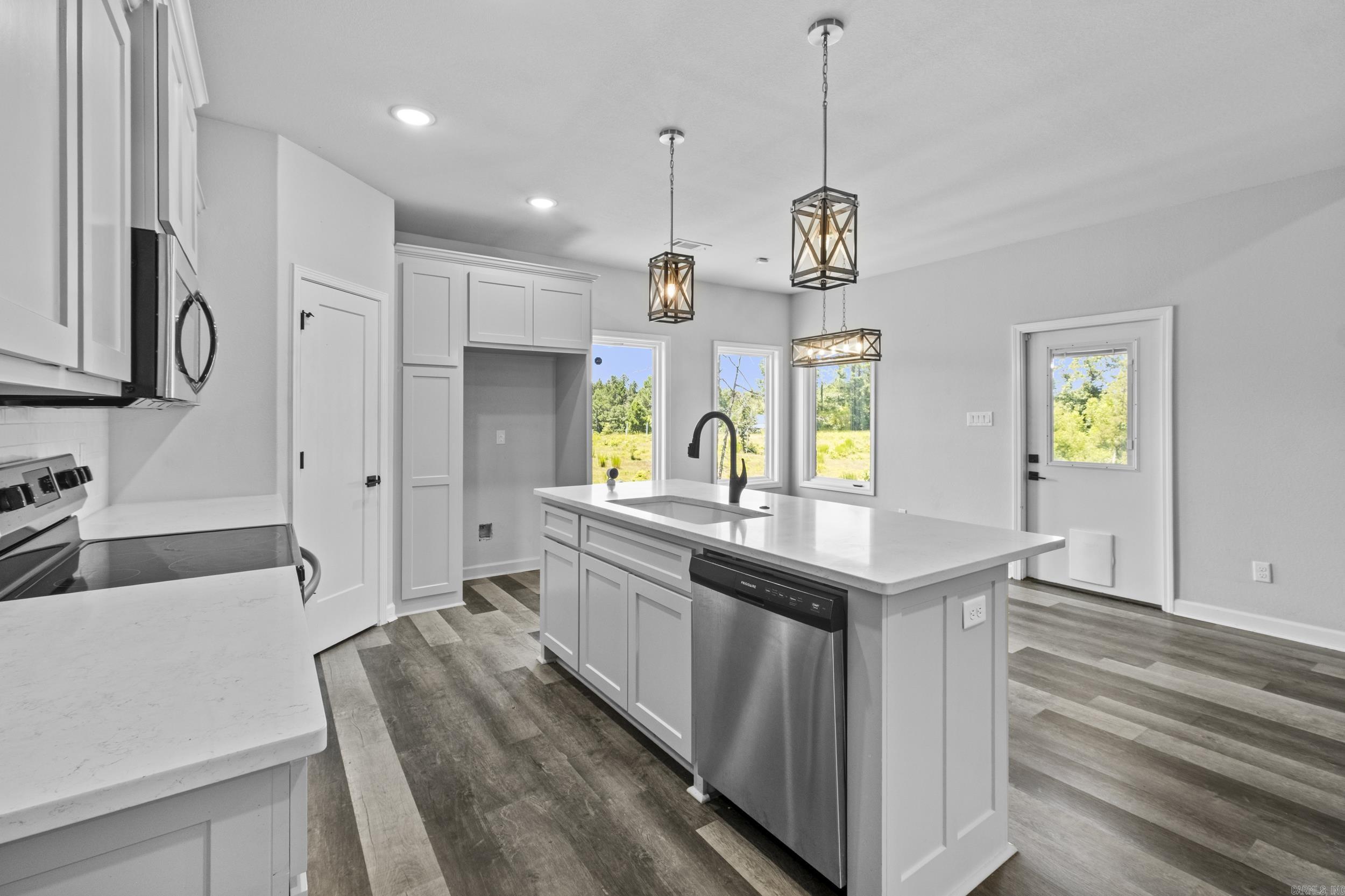 WINCHESTER ESTATES - Residential