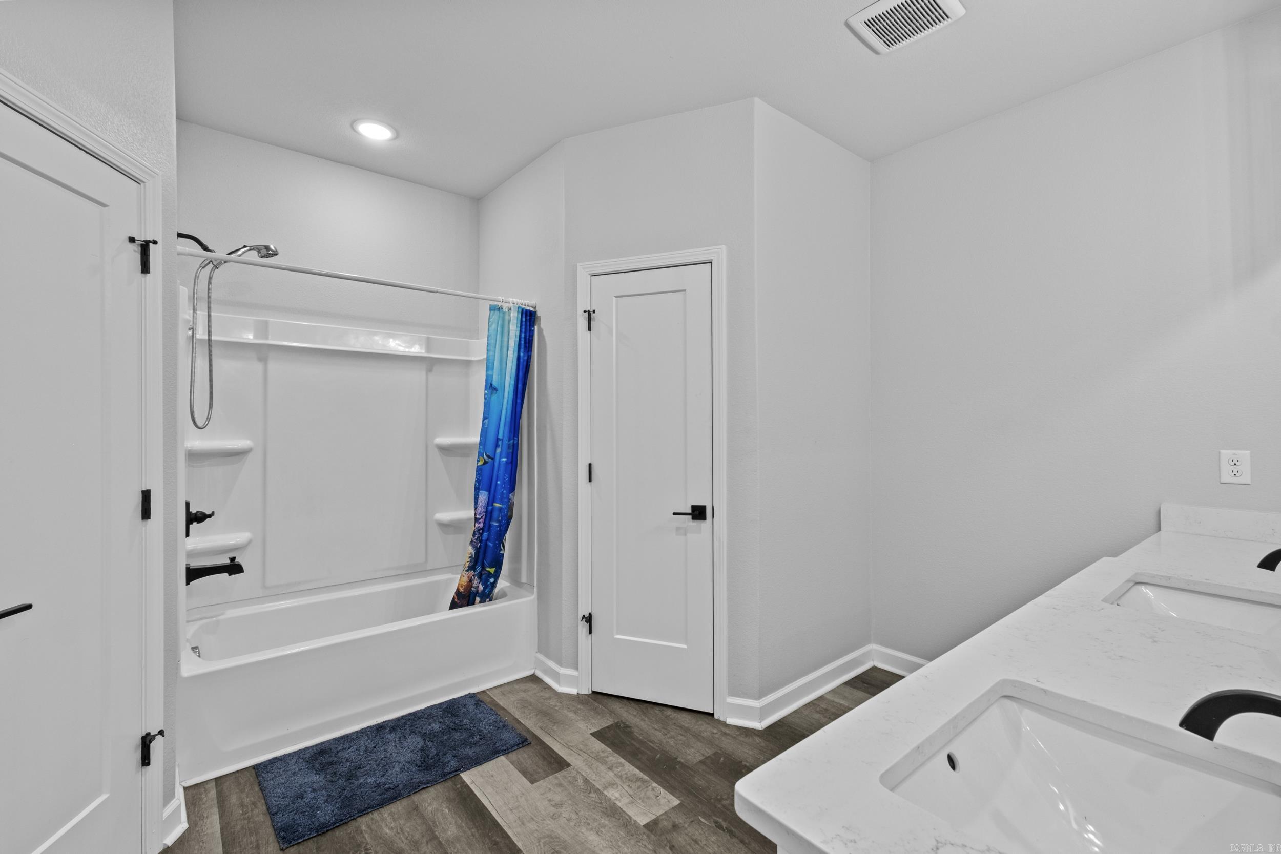 WINCHESTER ESTATES - Residential