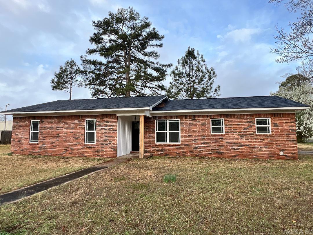 PINE MANOR SUB DIV - Residential