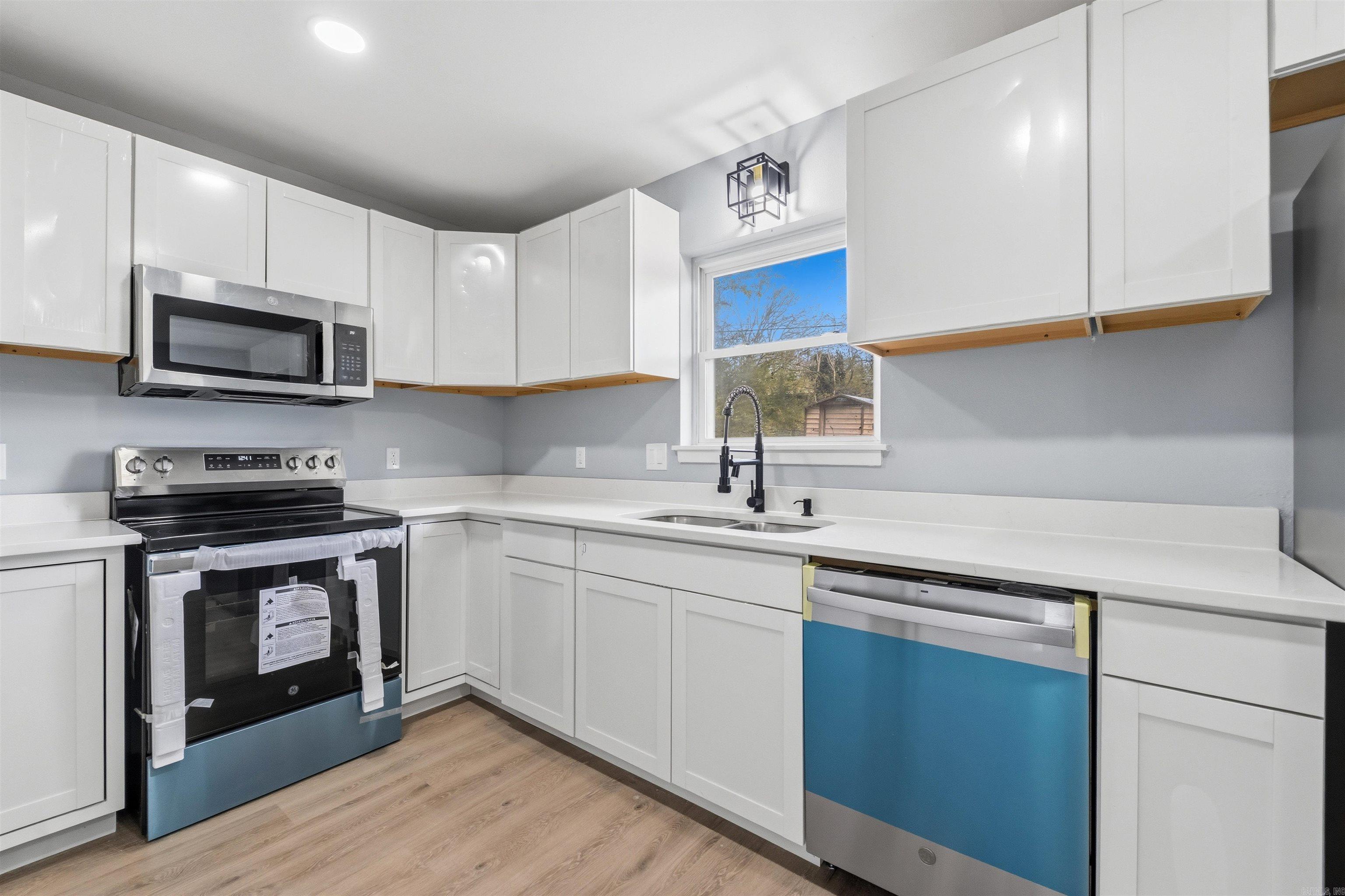 INDIAN HILLS - Residential