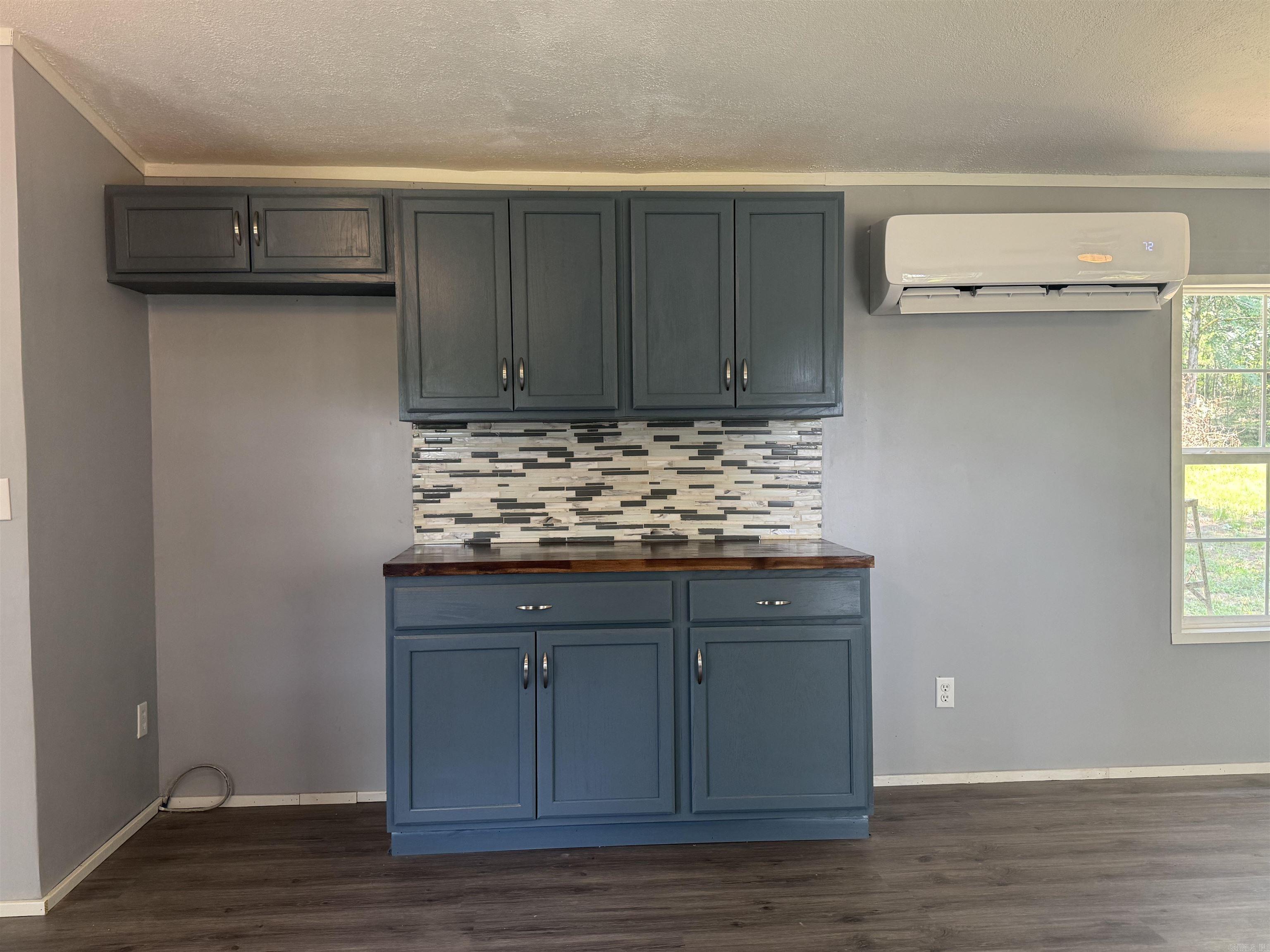 CLARKSVILLE REAL EST - Residential