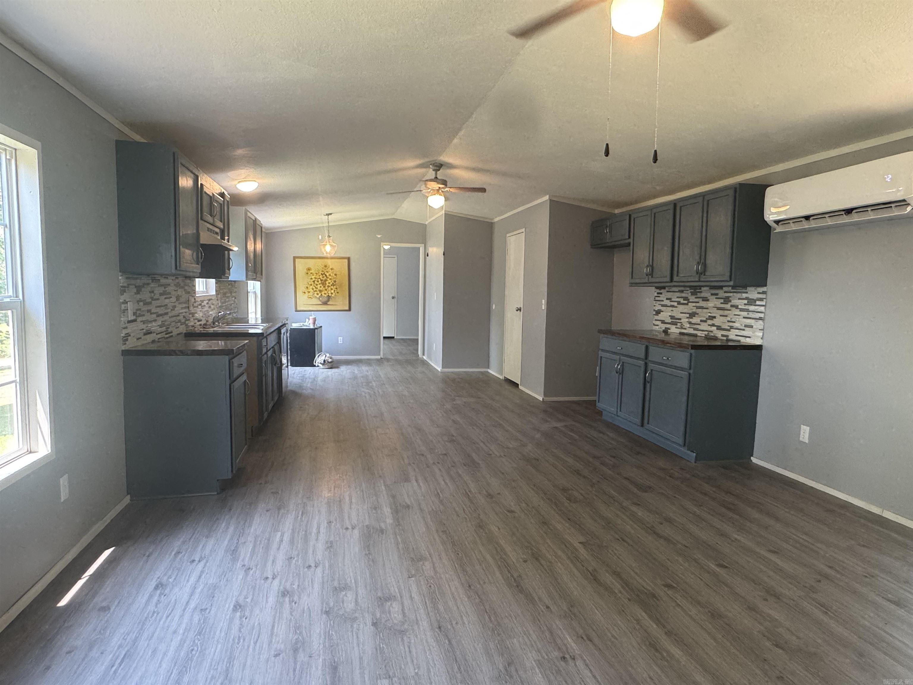 CLARKSVILLE REAL EST - Residential