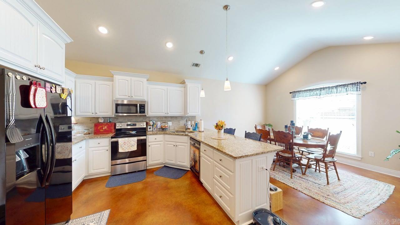SALEM WOODS - Residential