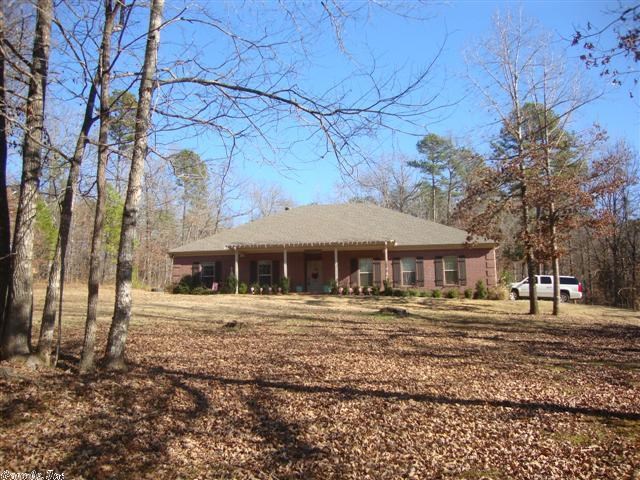 BEAUTIFUL 1-LEVEL BRICK HOME ON 3-ACRES*BENTON SCHOOLS*  4-BDRMS+OFFICE *3+BATHS*SPACIOUS KITCHEN-GRANITE,STAINLESS STEEL,+EX-LARGE REFRI/FREEZER*BIG ROOM SIZES AND OPEN FLOORPLAN*EXTRA DEEP GARAGE*LOTS OF PRIVACY IN MEADOWRIDGE ESTATES!