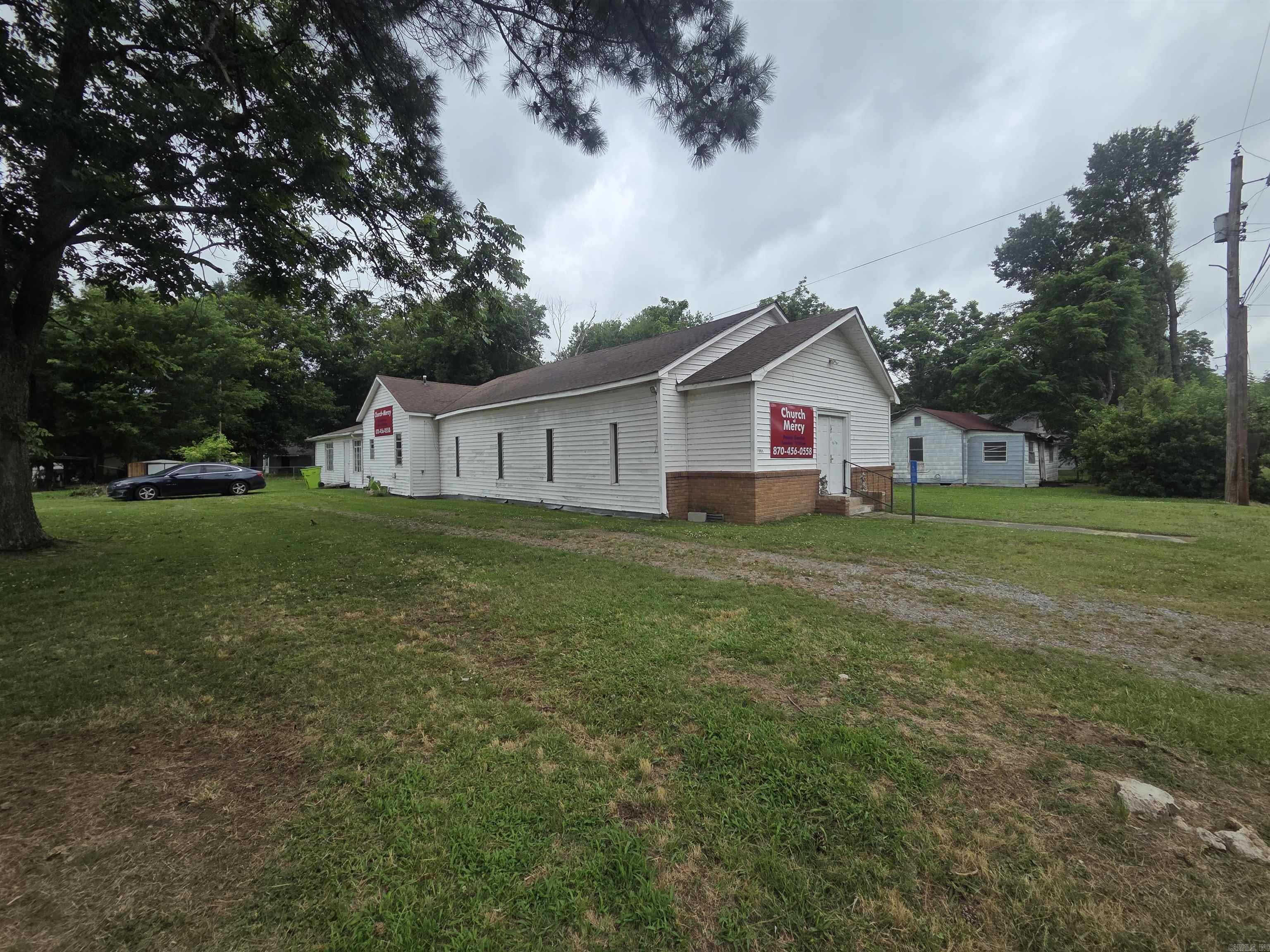 Crescent Hill - Commercial Sale