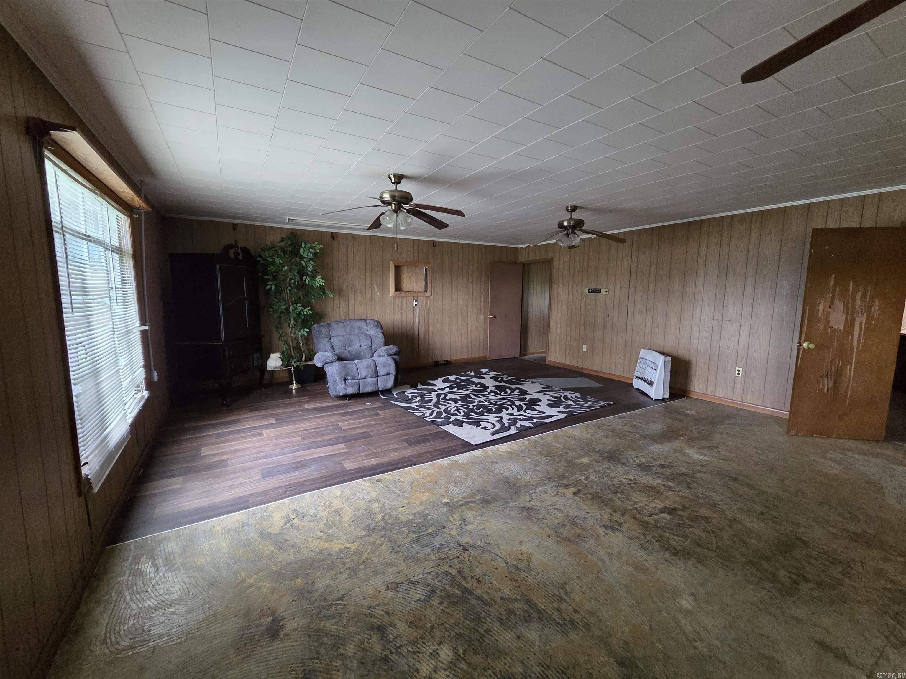 Crescent Hill - Commercial Sale