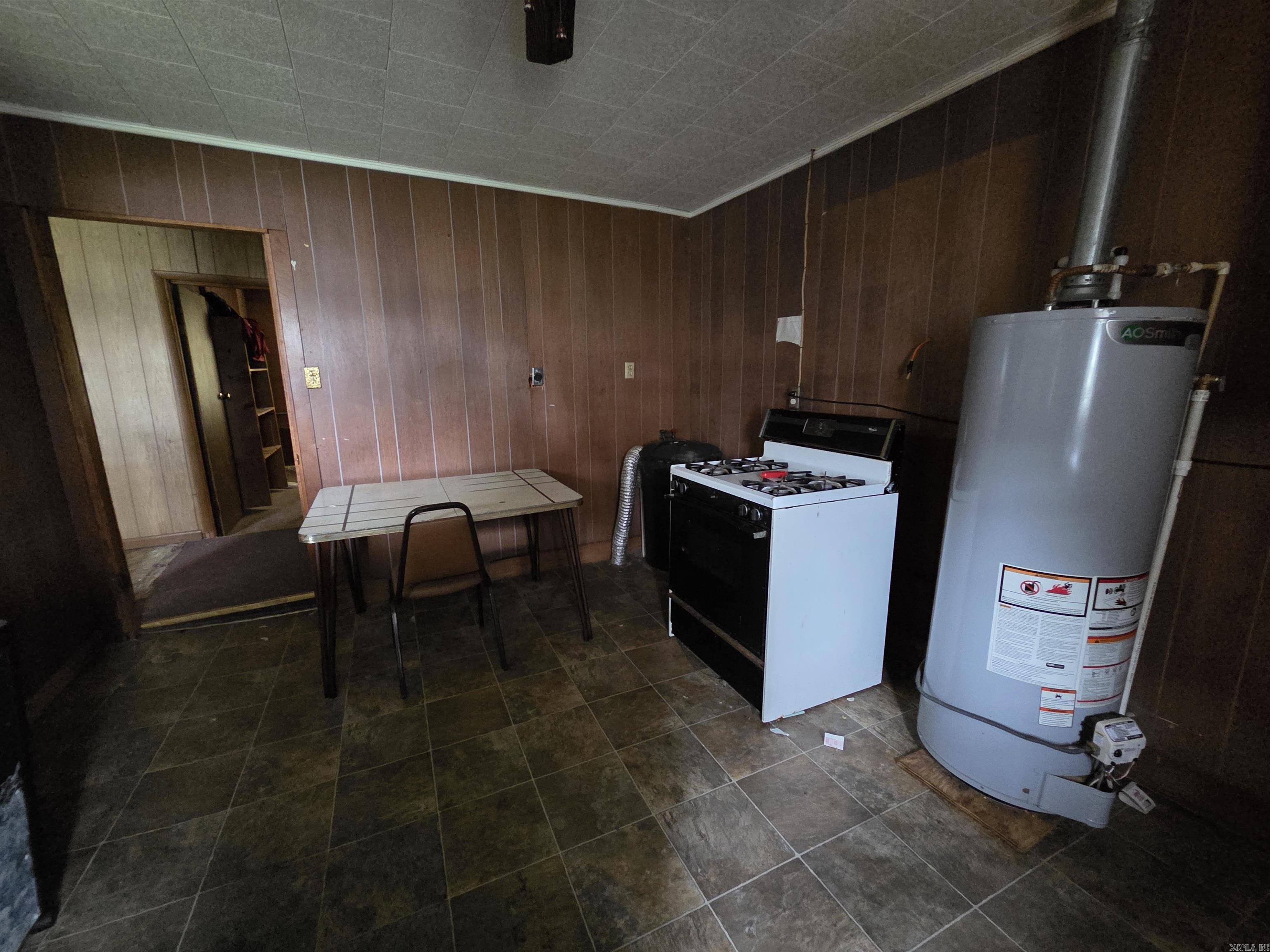 Crescent Hill - Commercial Sale