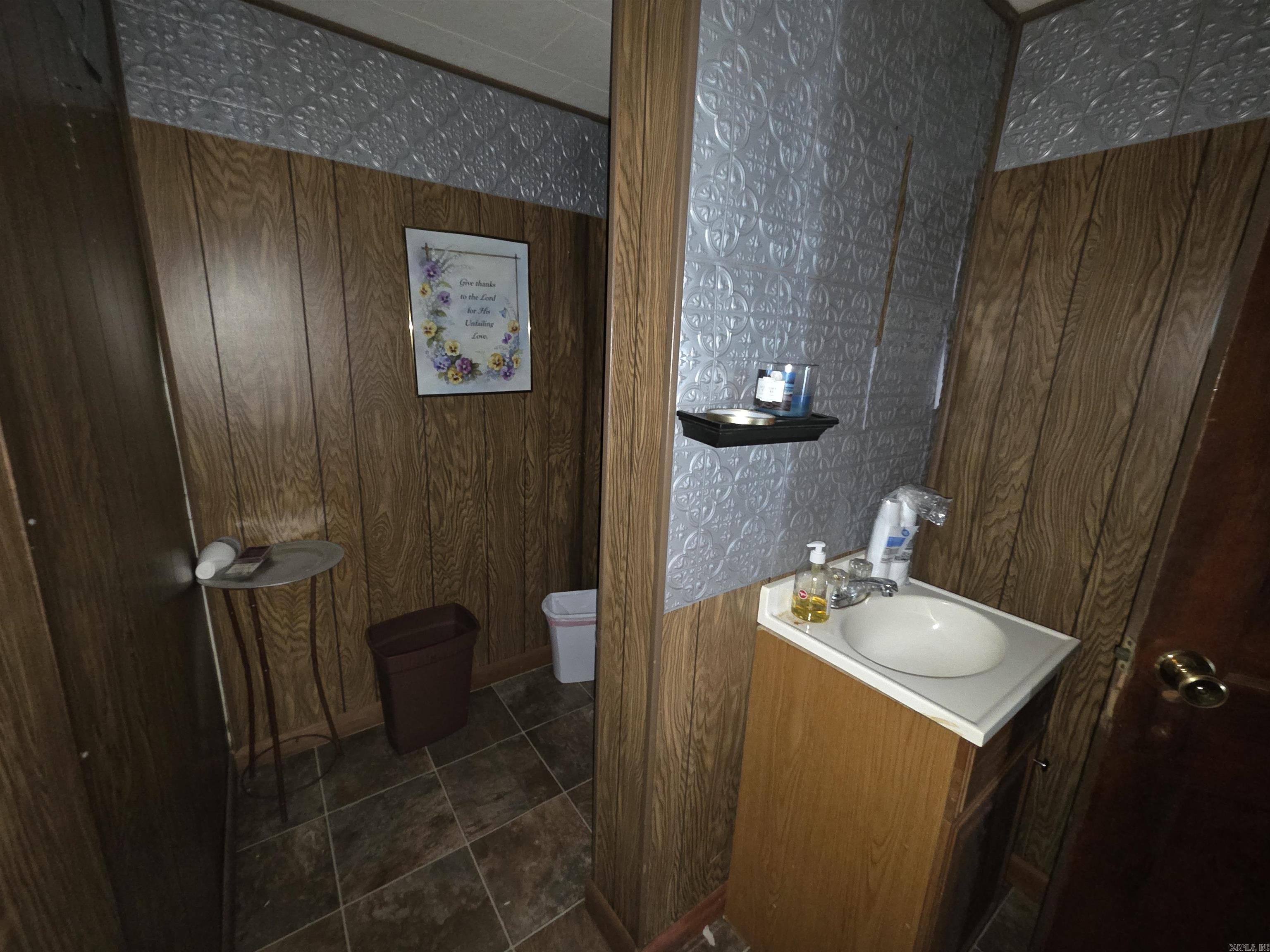 Crescent Hill - Commercial Sale