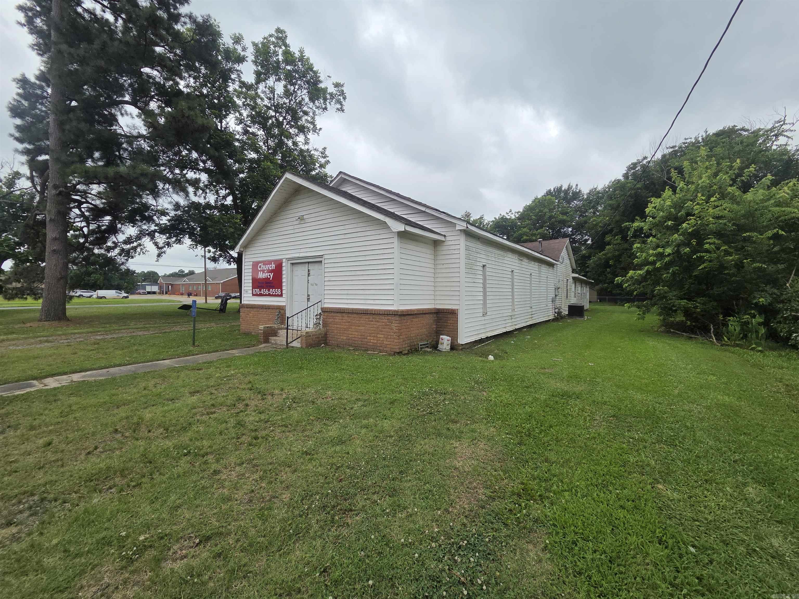 Crescent Hill - Commercial Sale
