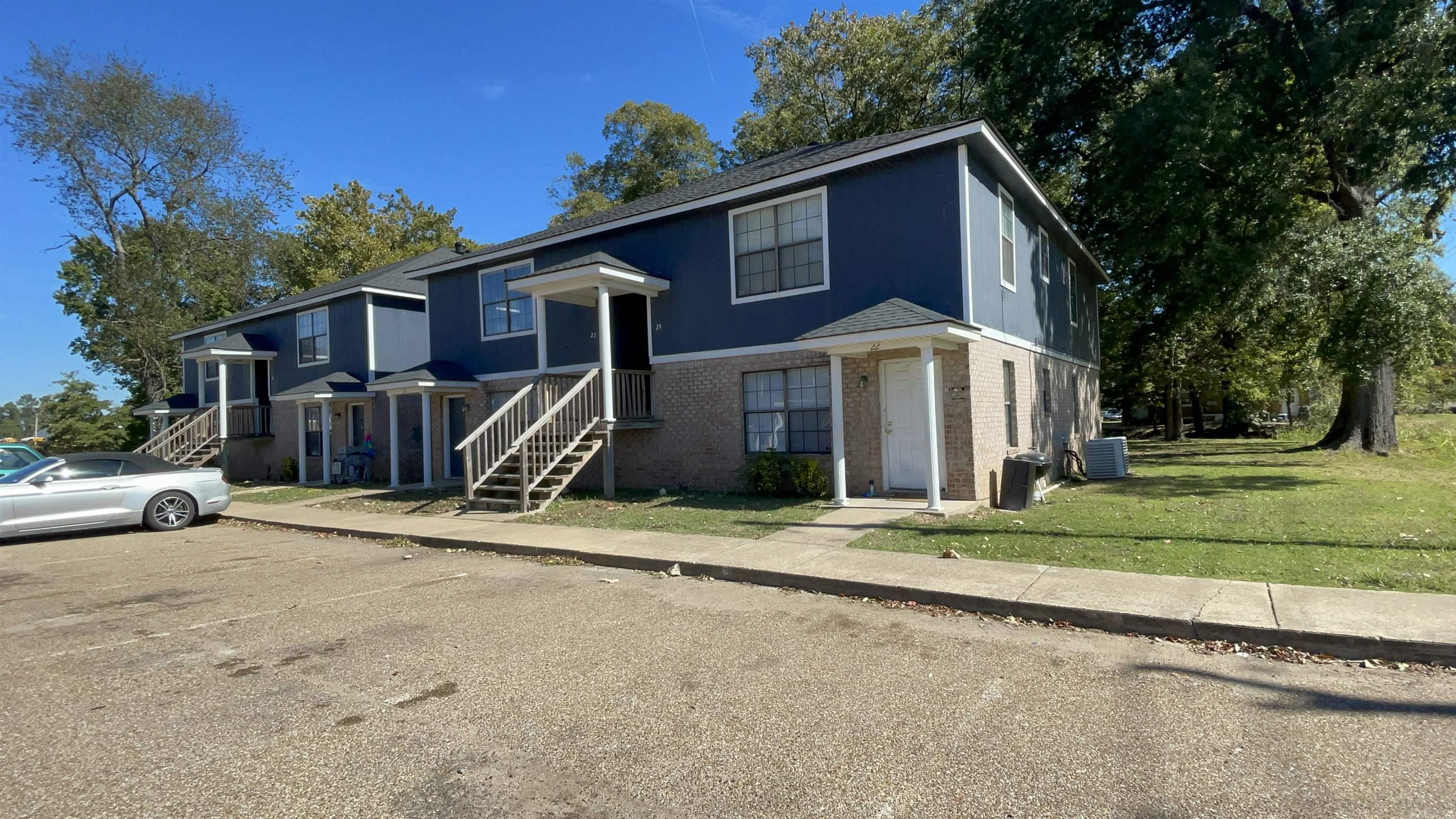 Beautiful well maintain apartments. Fresh paint, new floors, and appliances