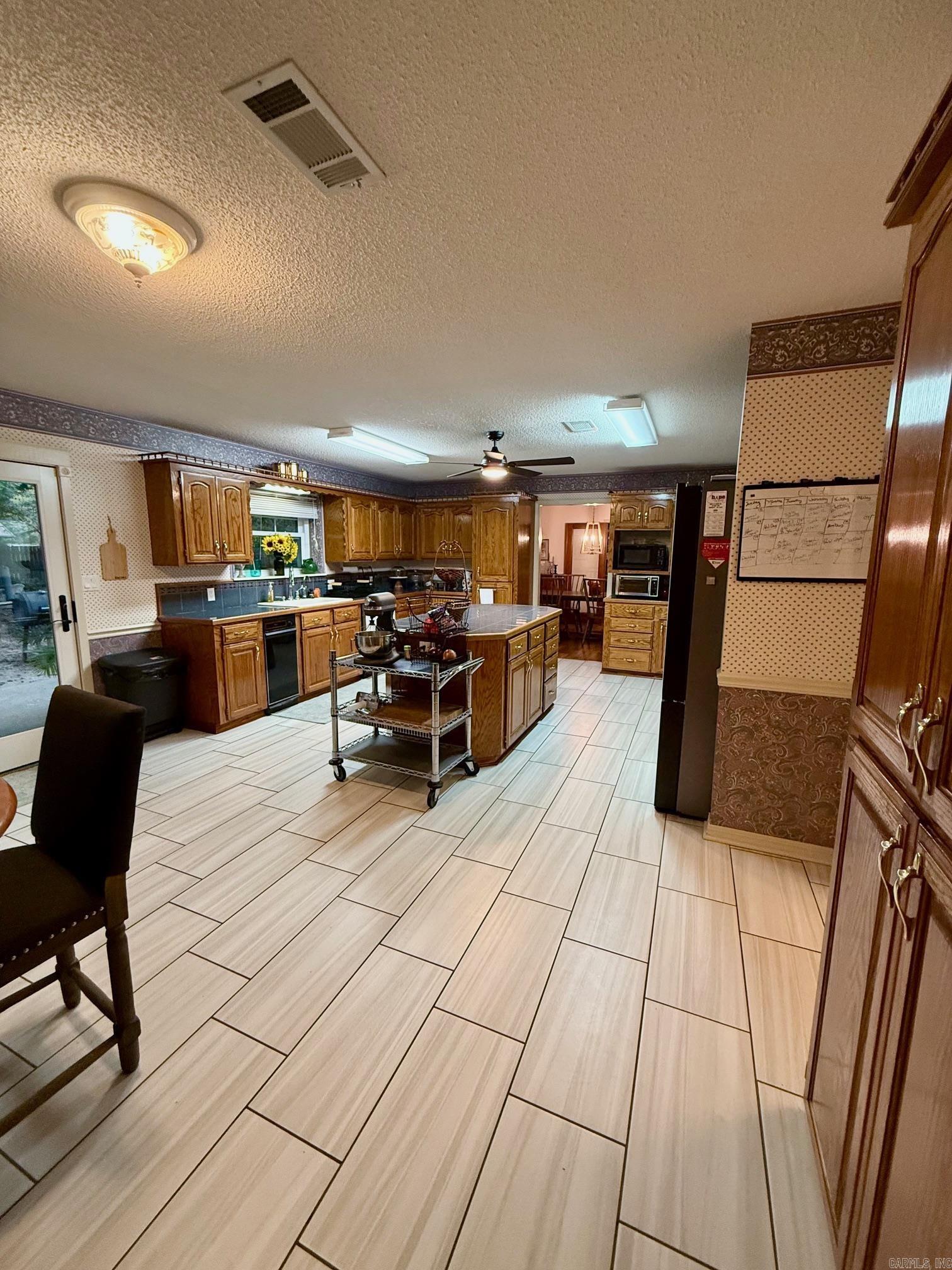 LAKEWOOD ESTATES - Residential