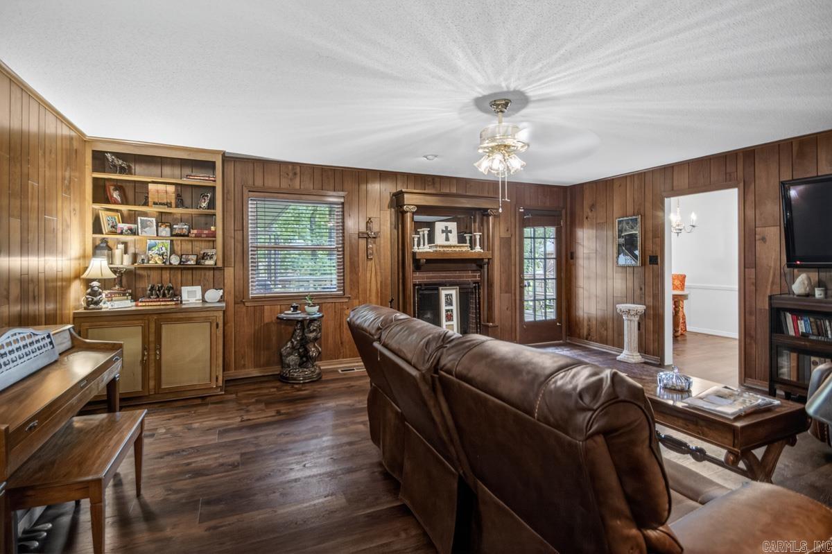 OVERBROOK - Residential