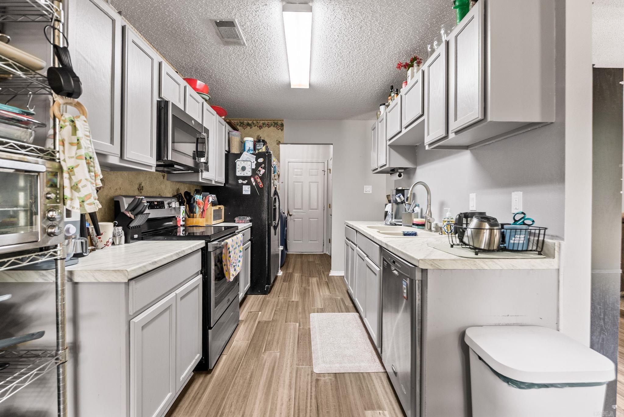 MEADOW RIDGE ADDN - Residential