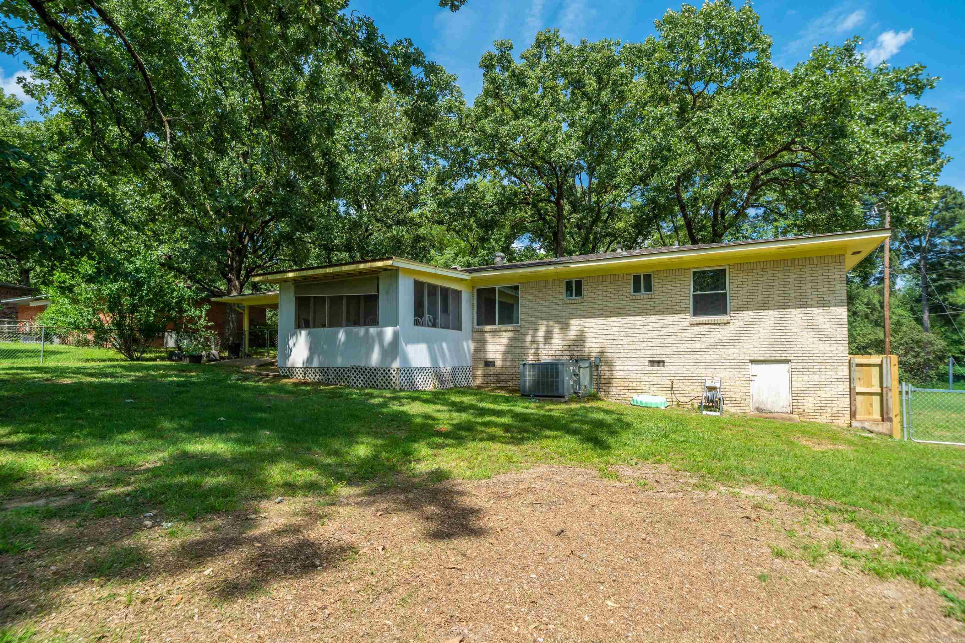 LAKESHORE HEIGHTS - Residential