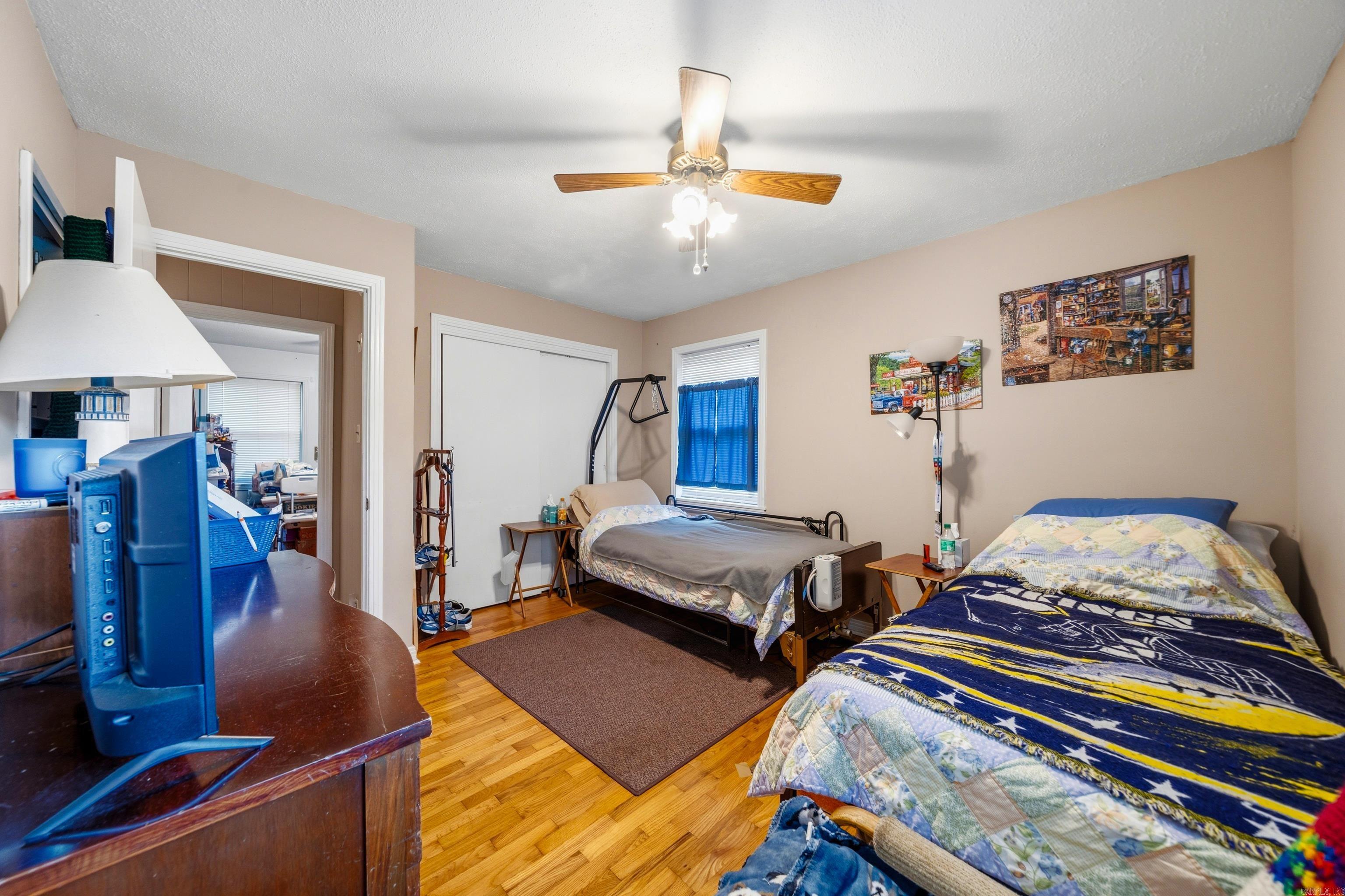 LAKESHORE HEIGHTS - Residential