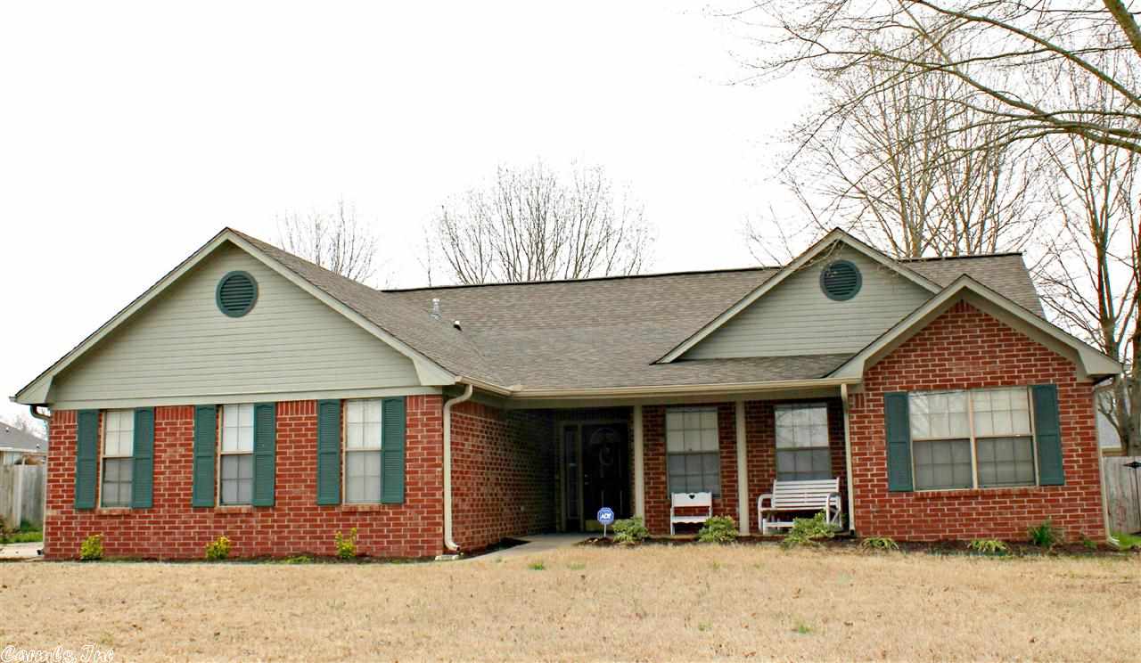 This All Brick Home Set's in a Nice Quiet Cul De Sac With Plenty Of Room To Roam! Gorgeous Hardwood Floors in the Huge Living Area with Tall Ceilings and Fireplace. Remolded Kitchen with Eat In Area, Breakfast Bar and Sitting Area! The Master Has a Bonus Room That Would Be A Perfect Office or Nursery! Fully Fenced Back Yard with Cooled Storage Building. A Must See For Your Family!