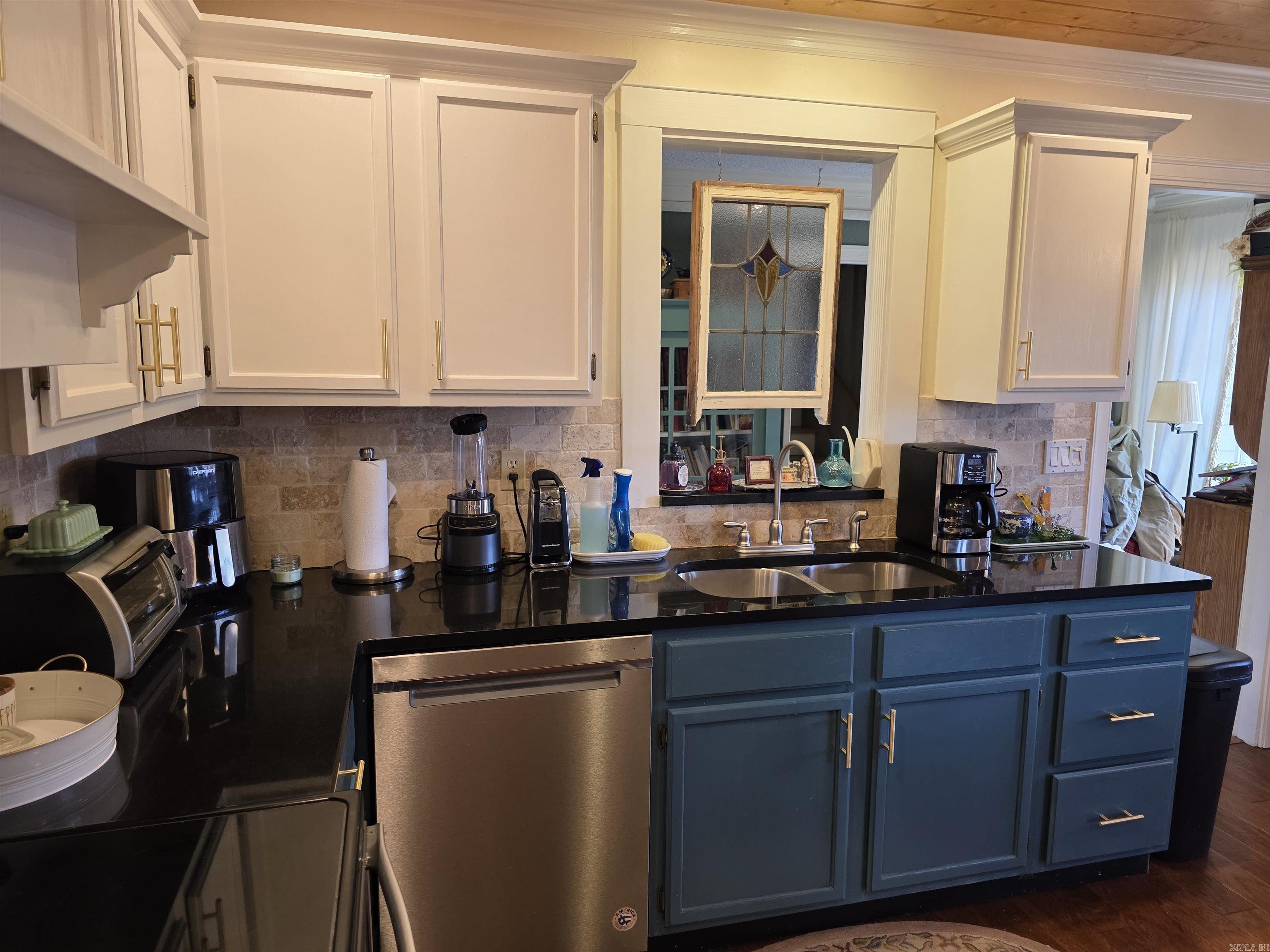SKYPOINT ESTATES - LAKE - Residential