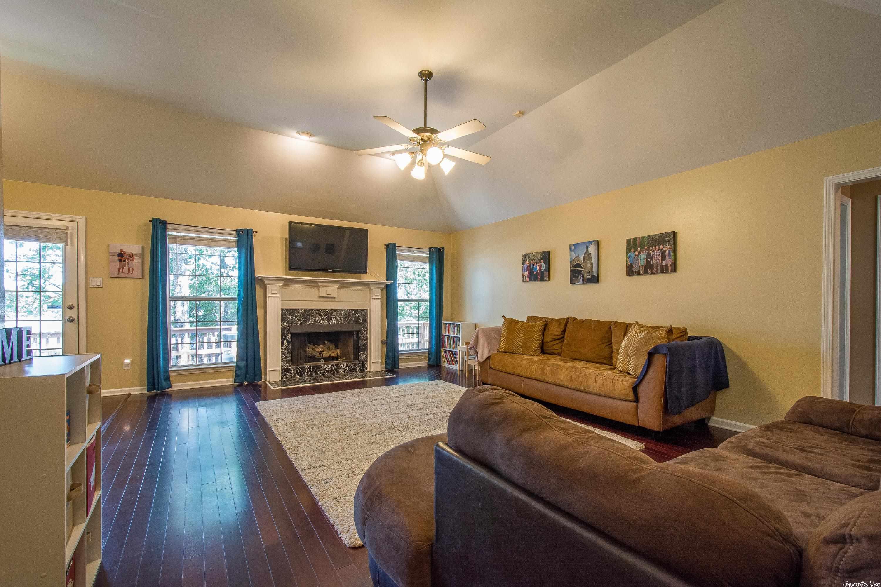 NORTH POINTE ADDN - Residential