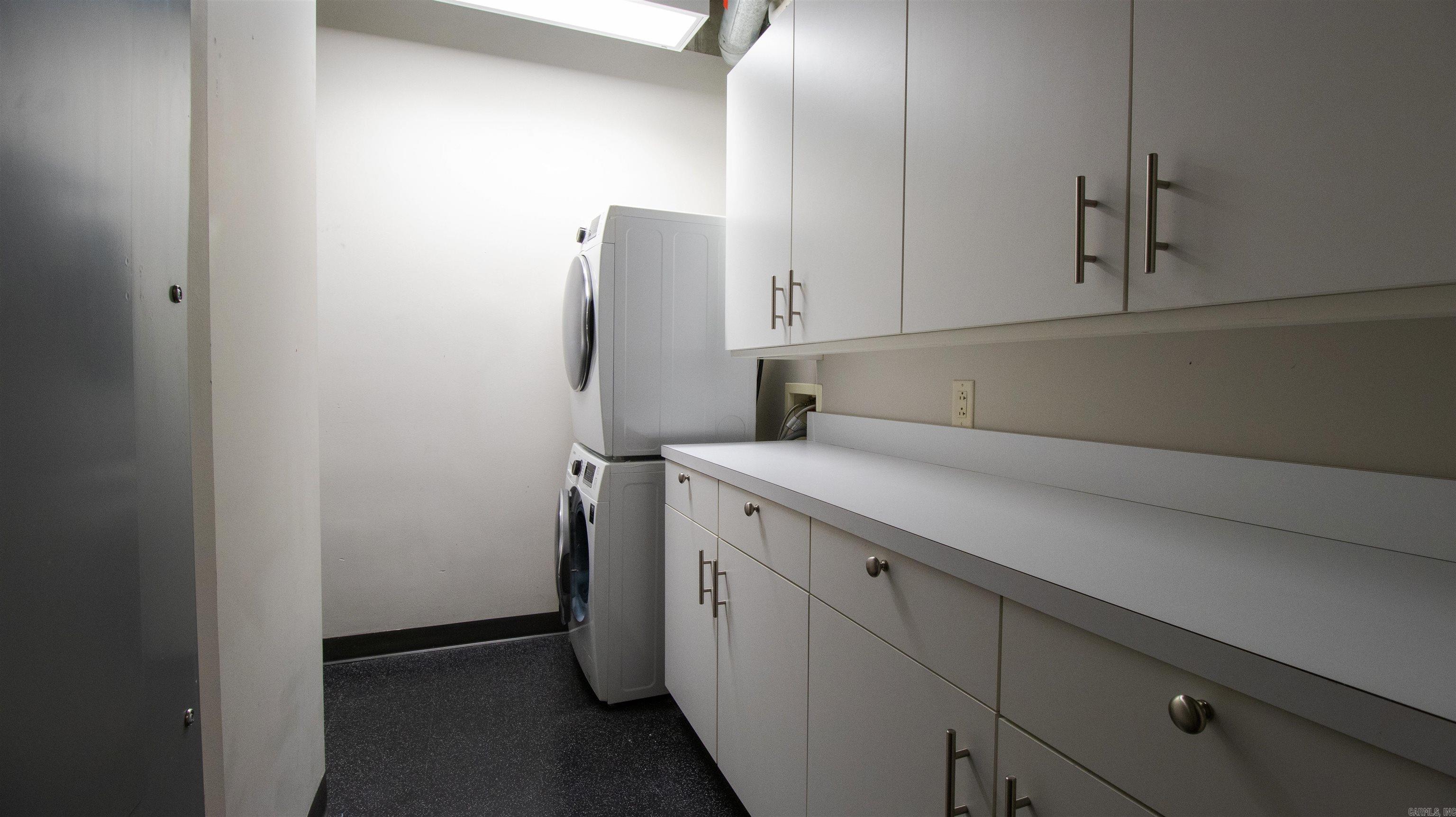 300 THIRD HPR - Residential