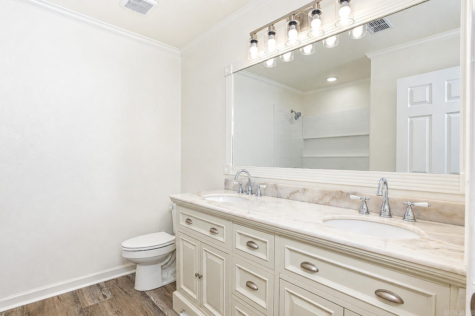 LAKEWOOD HTS ESTATES - Residential