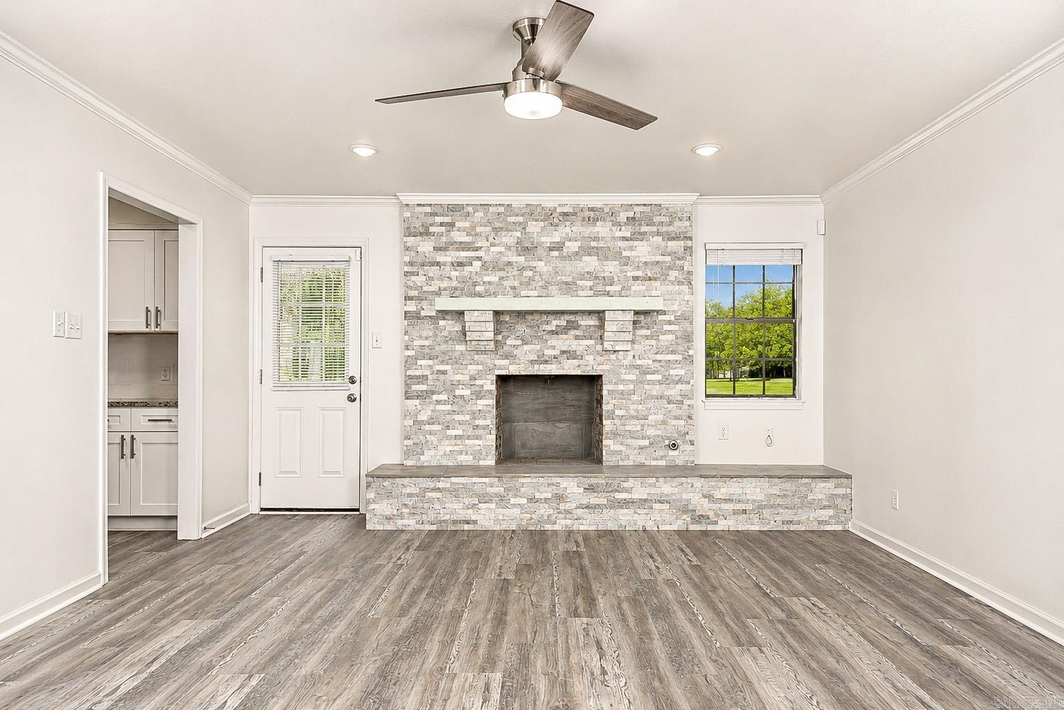 LAKEWOOD HTS ESTATES - Residential
