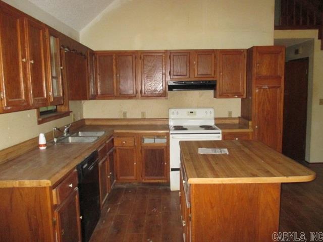 EAST MEADOW - Residential