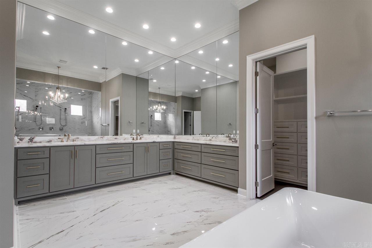 CHENAL VALLEY HALLEN COURT - Residential