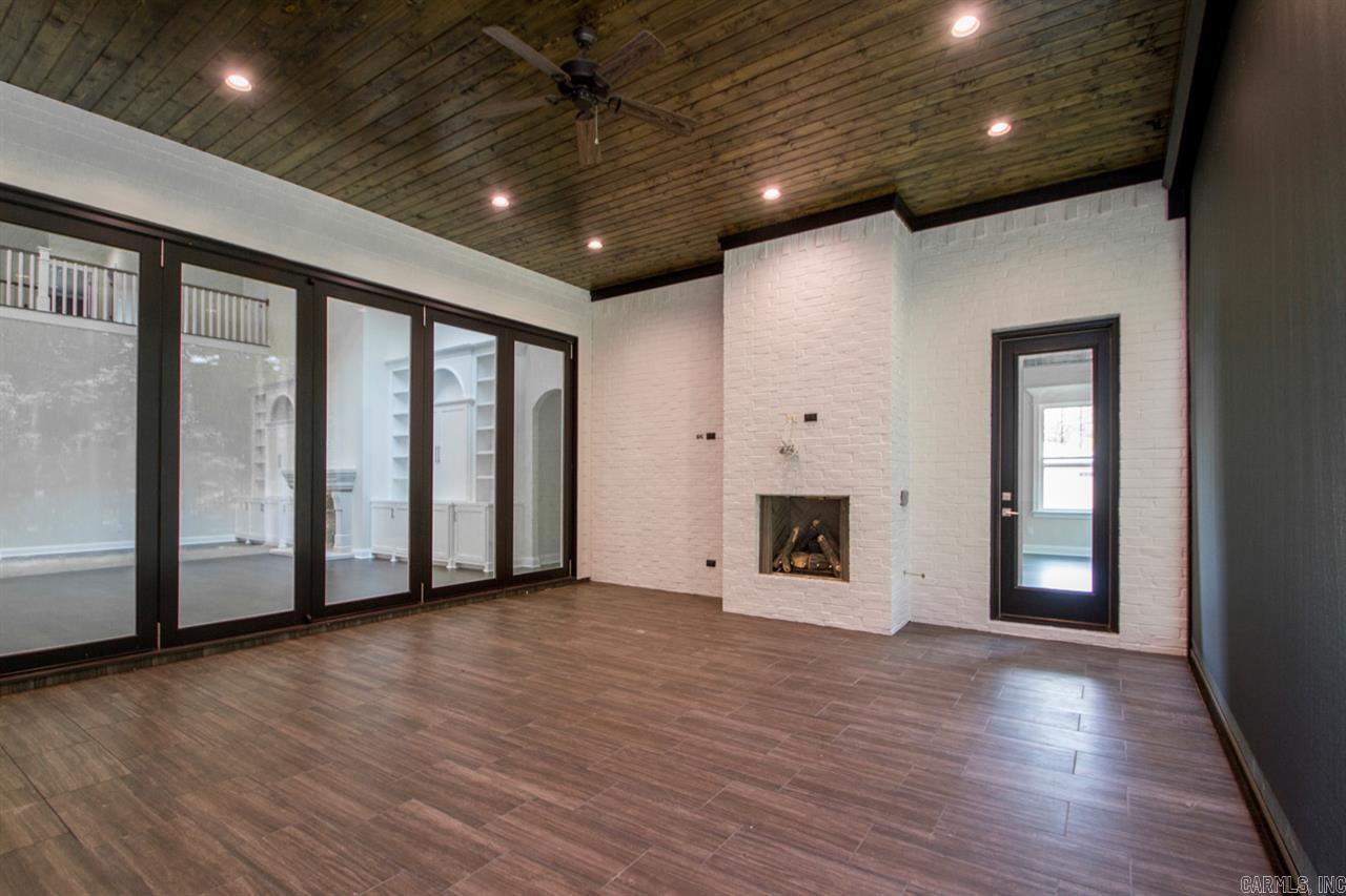 CHENAL VALLEY HALLEN COURT - Residential