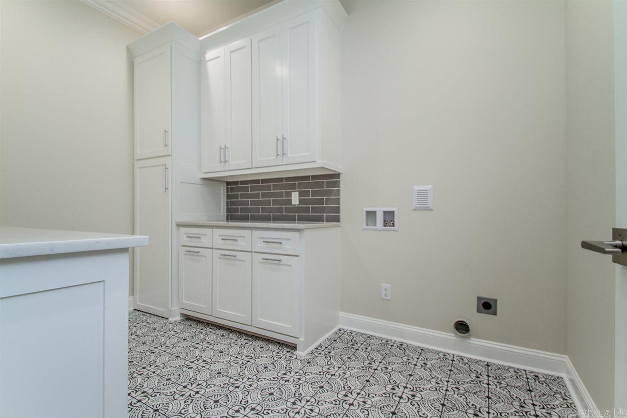 CHENAL VALLEY HALLEN COURT - Residential