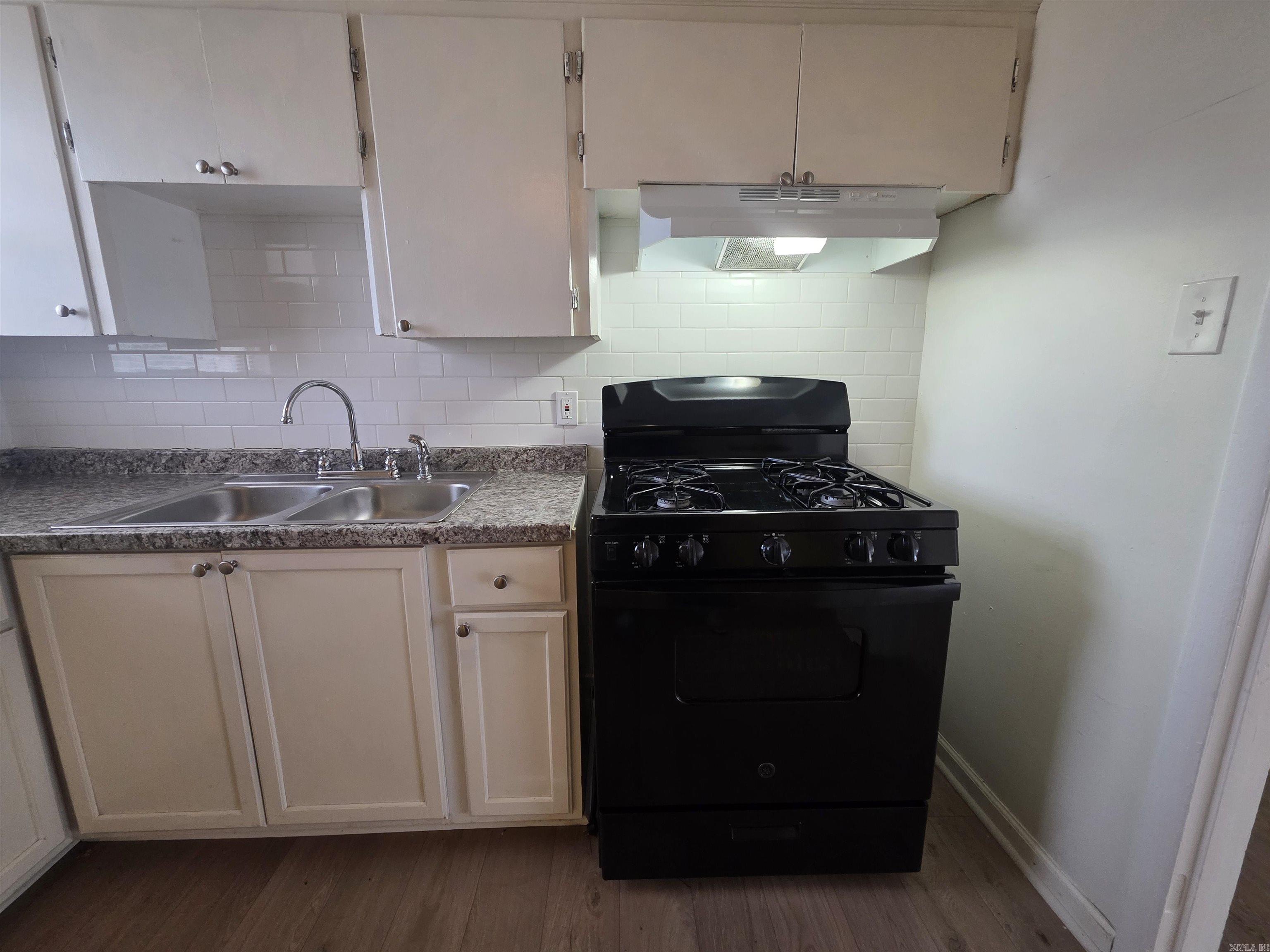 JULIE ADDN - NORTH LITTLE ROCK - Residential Lease