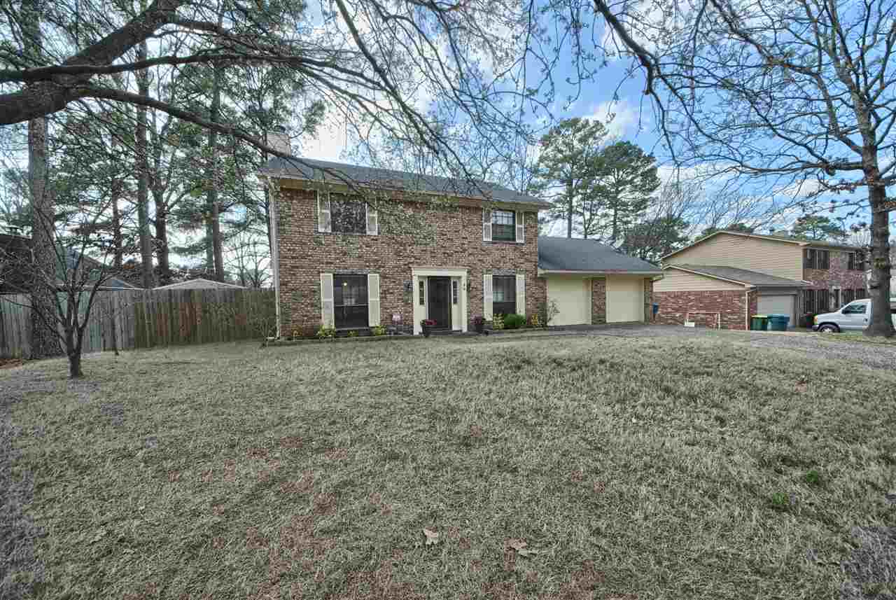 This 2300+ sq ft Colonial Charmer is ready for a new owner... Recently installed flooring, stainless appliances with double oven, & new lighting and plumbing fixtures make this home a show piece. With 4 bedrooms, 2.5 baths and ample storage space, there is plenty of room to grow. Located on a quiet cul de sac with minimal traffic and a great area for socializing with the neighbors.