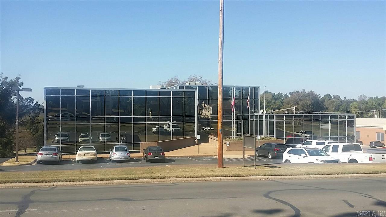 Bank space on lower level of iconic Batesville office building