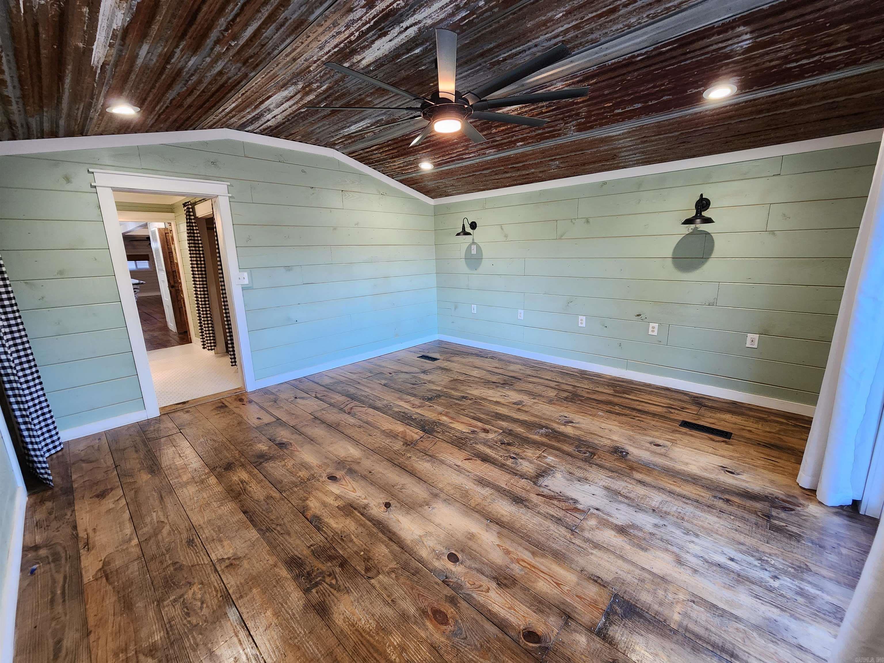 Tumbling Shoals - Residential