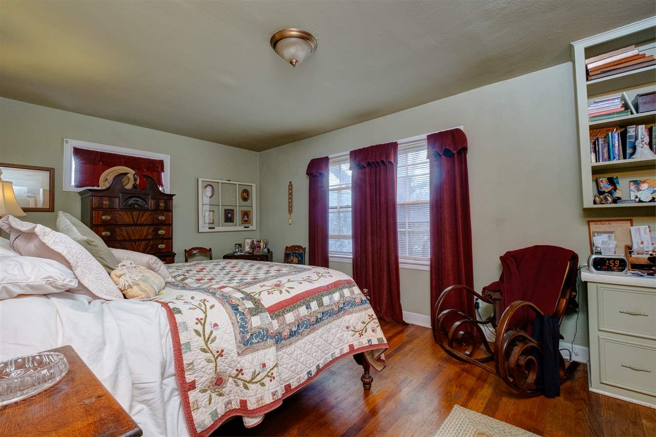 KINGWOOD PLACE - Residential