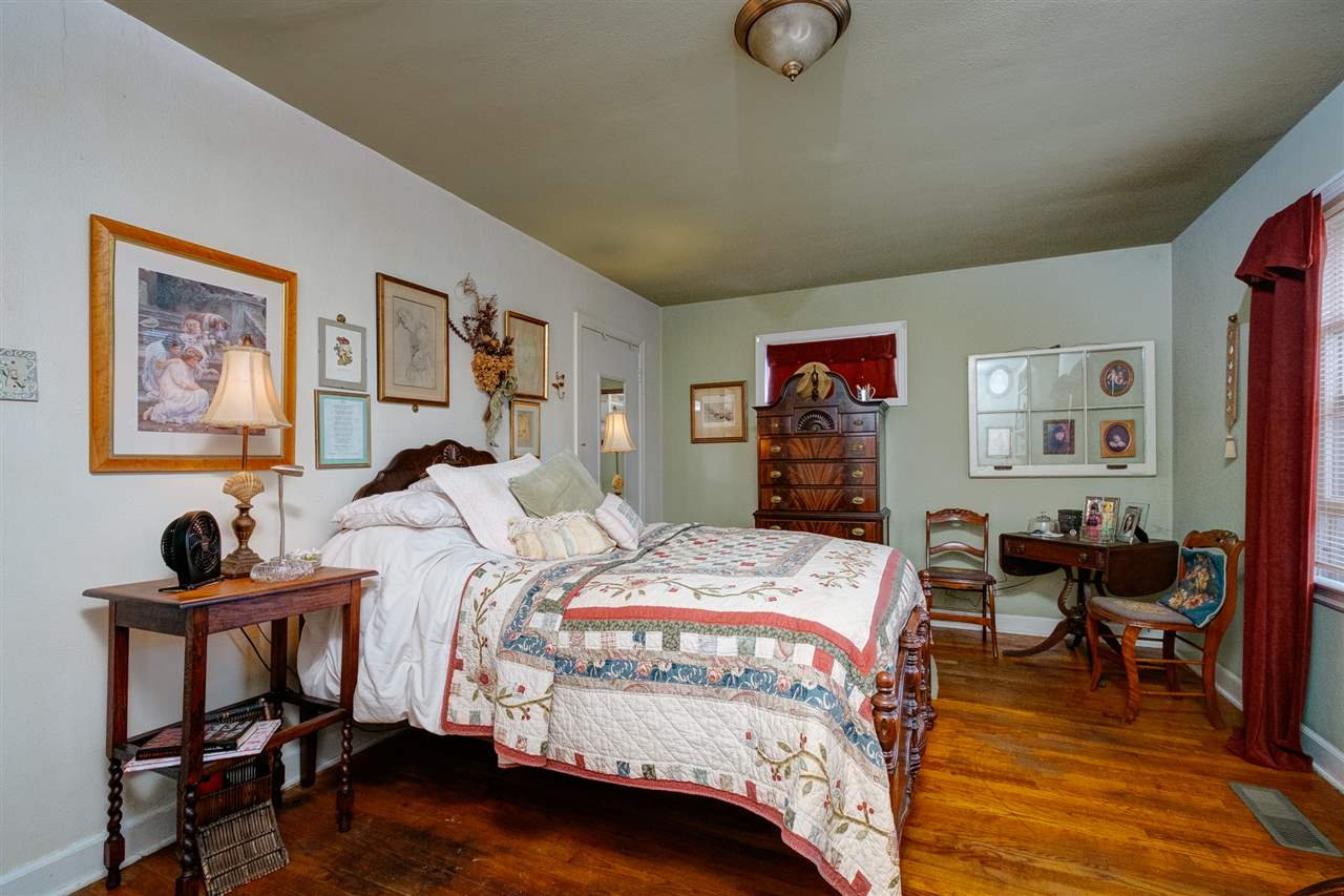 KINGWOOD PLACE - Residential
