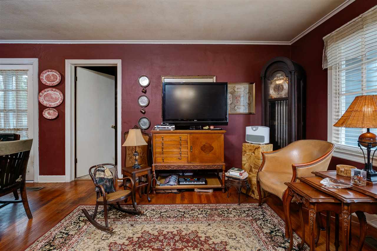 KINGWOOD PLACE - Residential