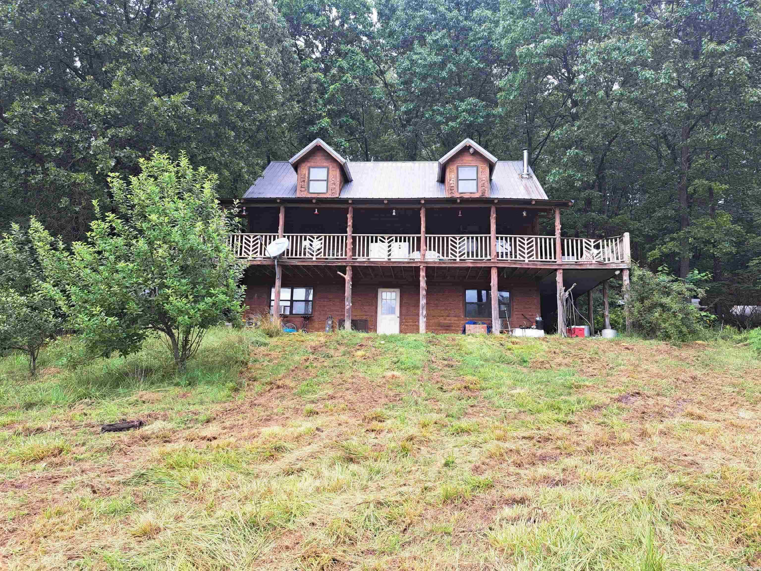 Escape to the peace and quiet of country living with this charming home just outside of Melbourne. Offering a comfortable floor plan and inviting living spaces, this property provides the perfect place to relax and enjoy a slower pace of life. Surrounded by the beauty of the Ozarks, you'll appreciate the open space, fresh air, and scenic surroundings. Whether you're looking for your forever home or simply a place to enjoy the countryside, this property offers plenty of potential to make it your own. Bring your personal style and create the country retreat you've been dreaming of. Don't miss the opportunity to enjoy rural living with all the charm this property has to offer!