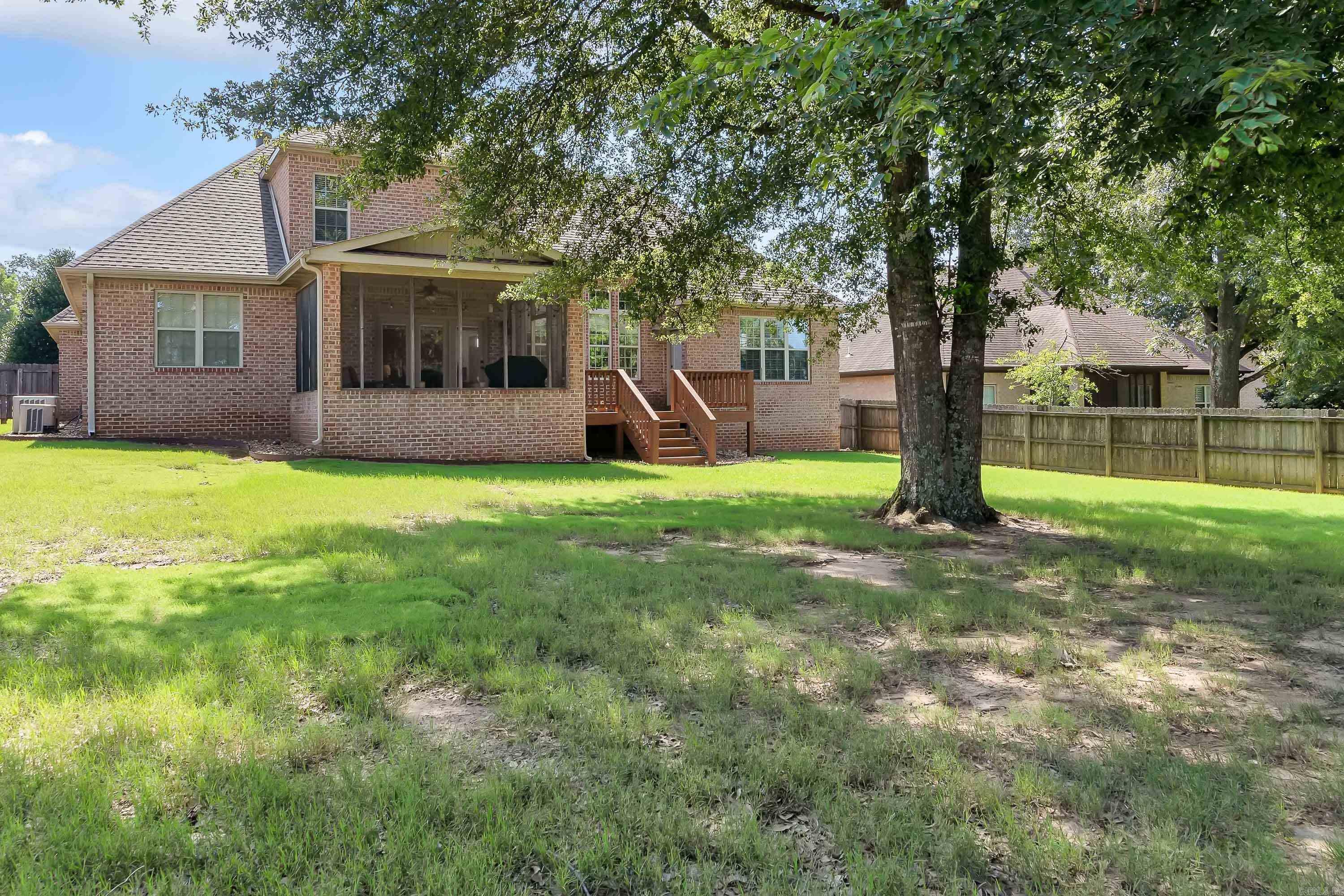 JAMESTOWN MANOR - Residential