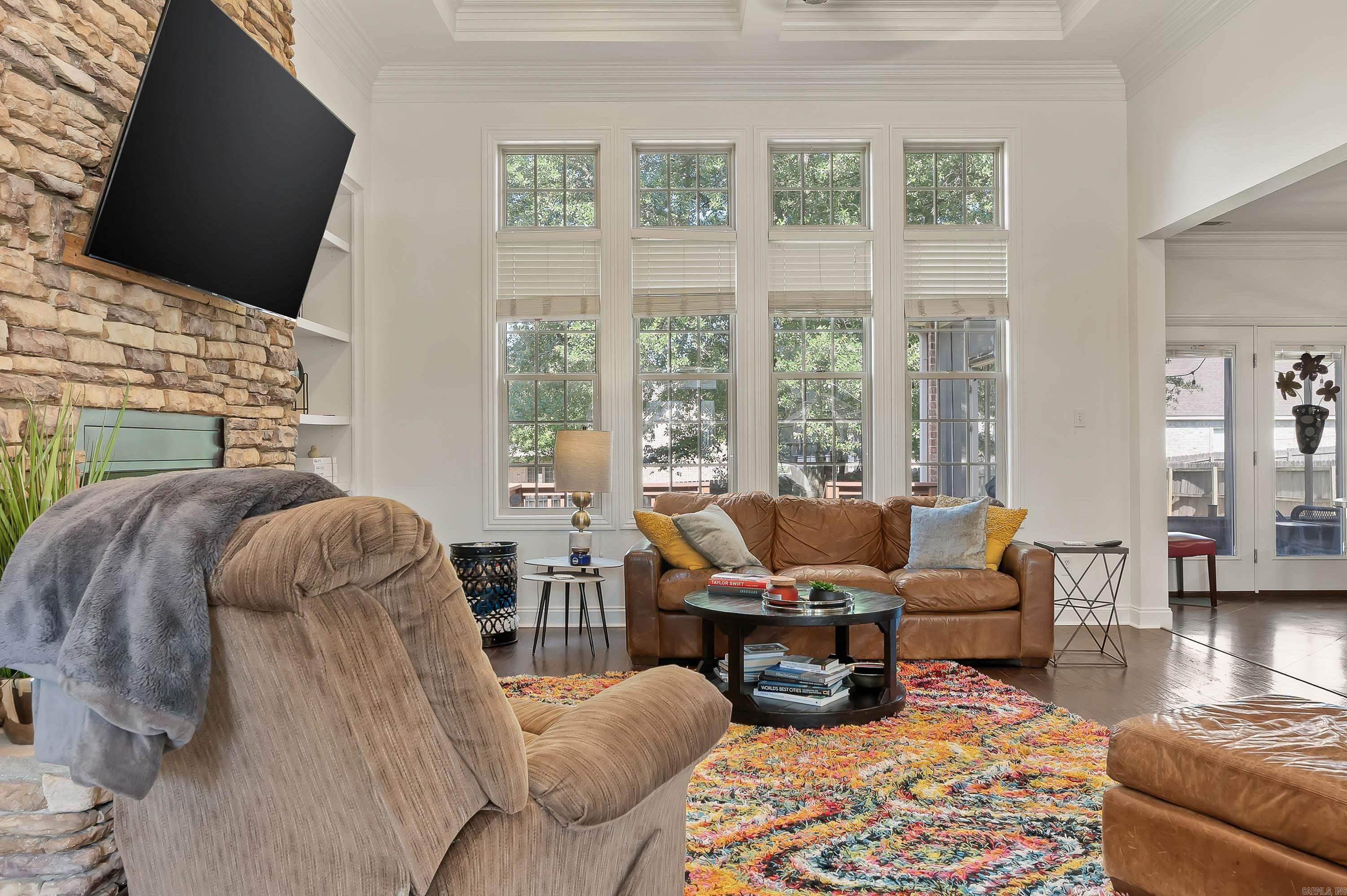 JAMESTOWN MANOR - Residential