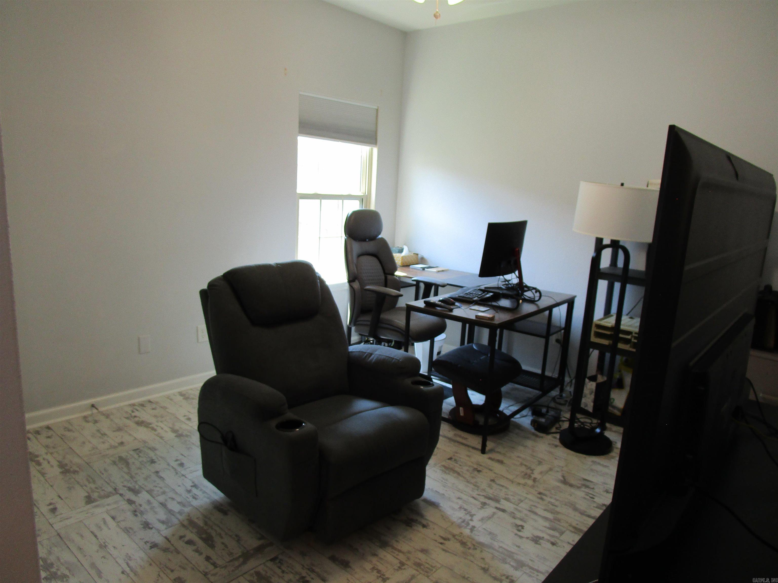 GOLF LINKS GARDENS - Residential