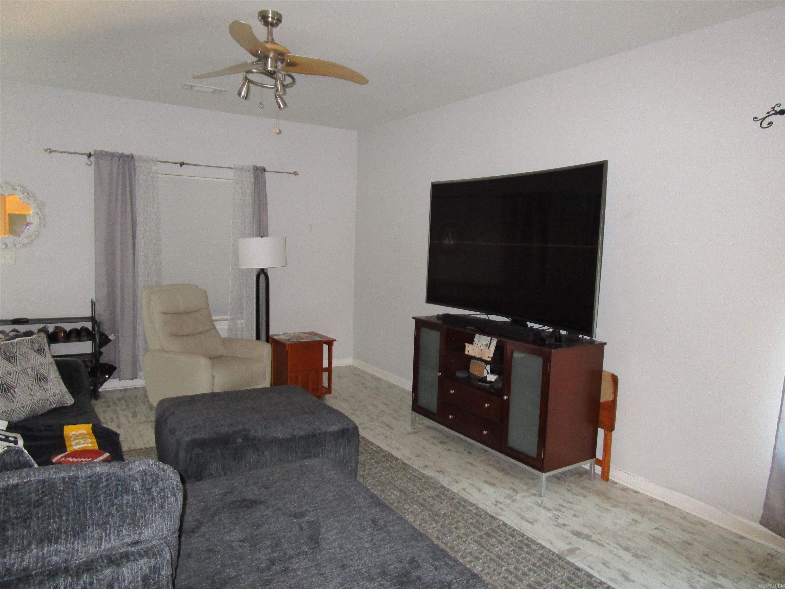 GOLF LINKS GARDENS - Residential