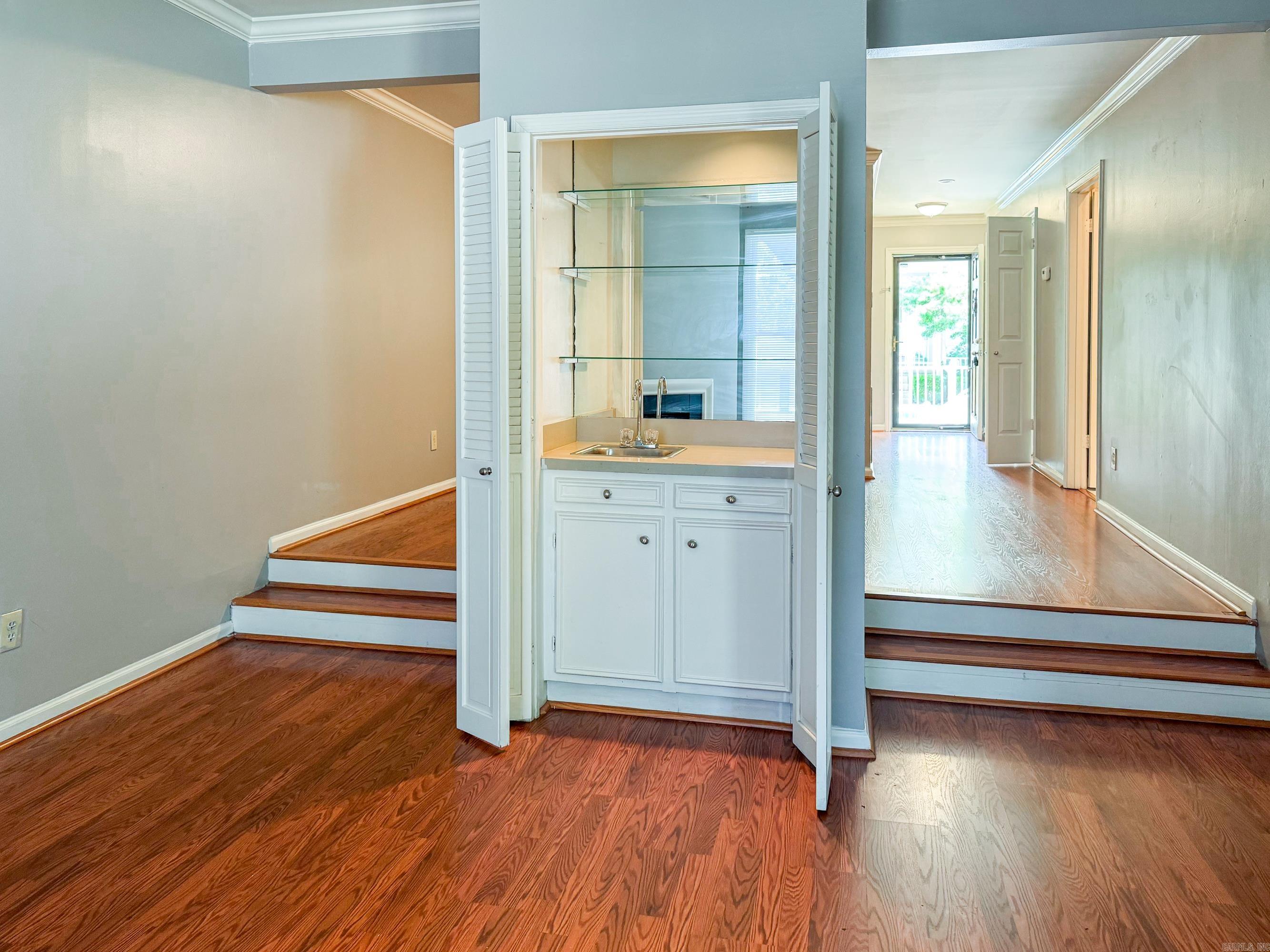 LINDEN COURT CONDO HPR - Residential
