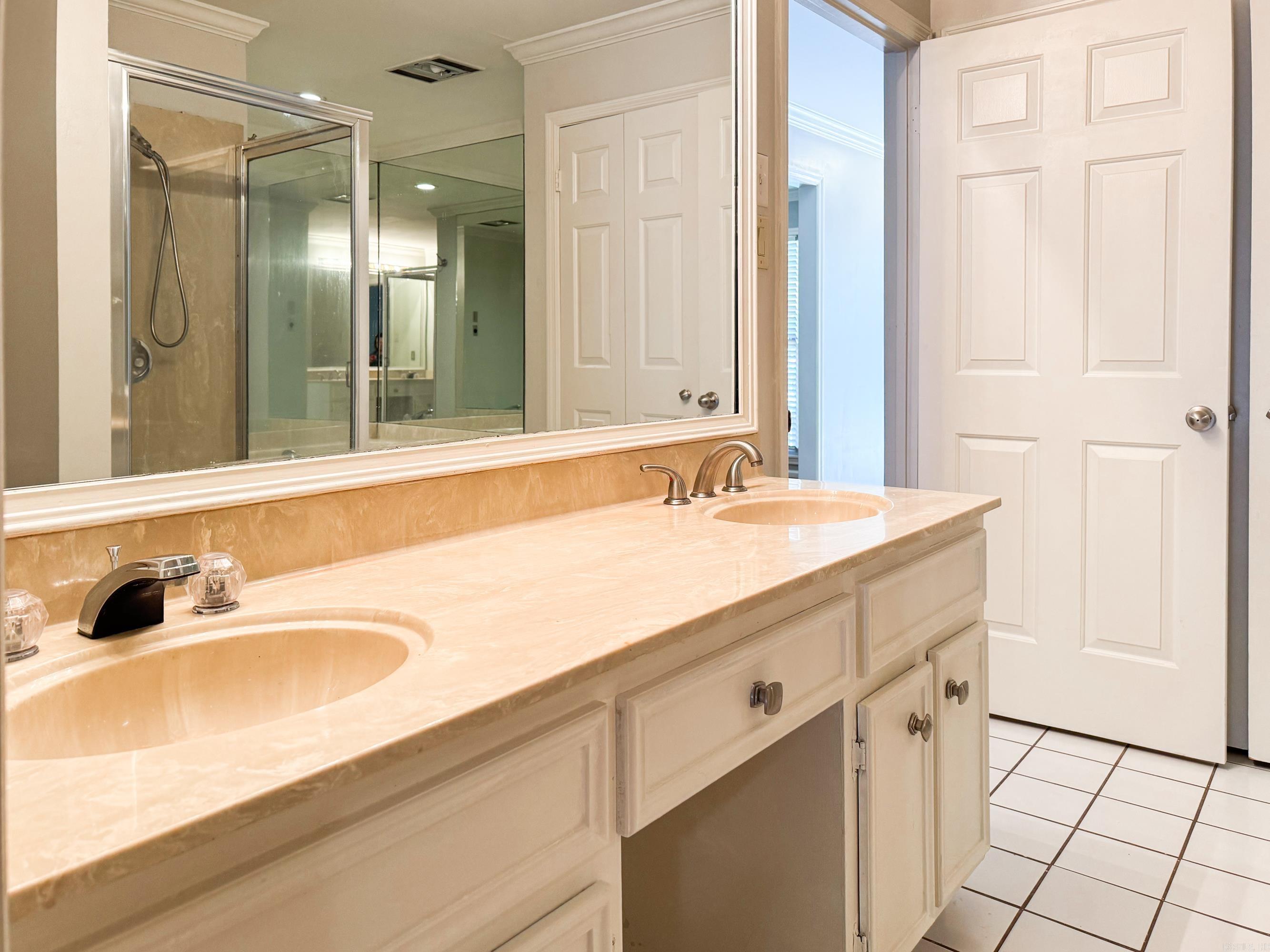 LINDEN COURT CONDO HPR - Residential